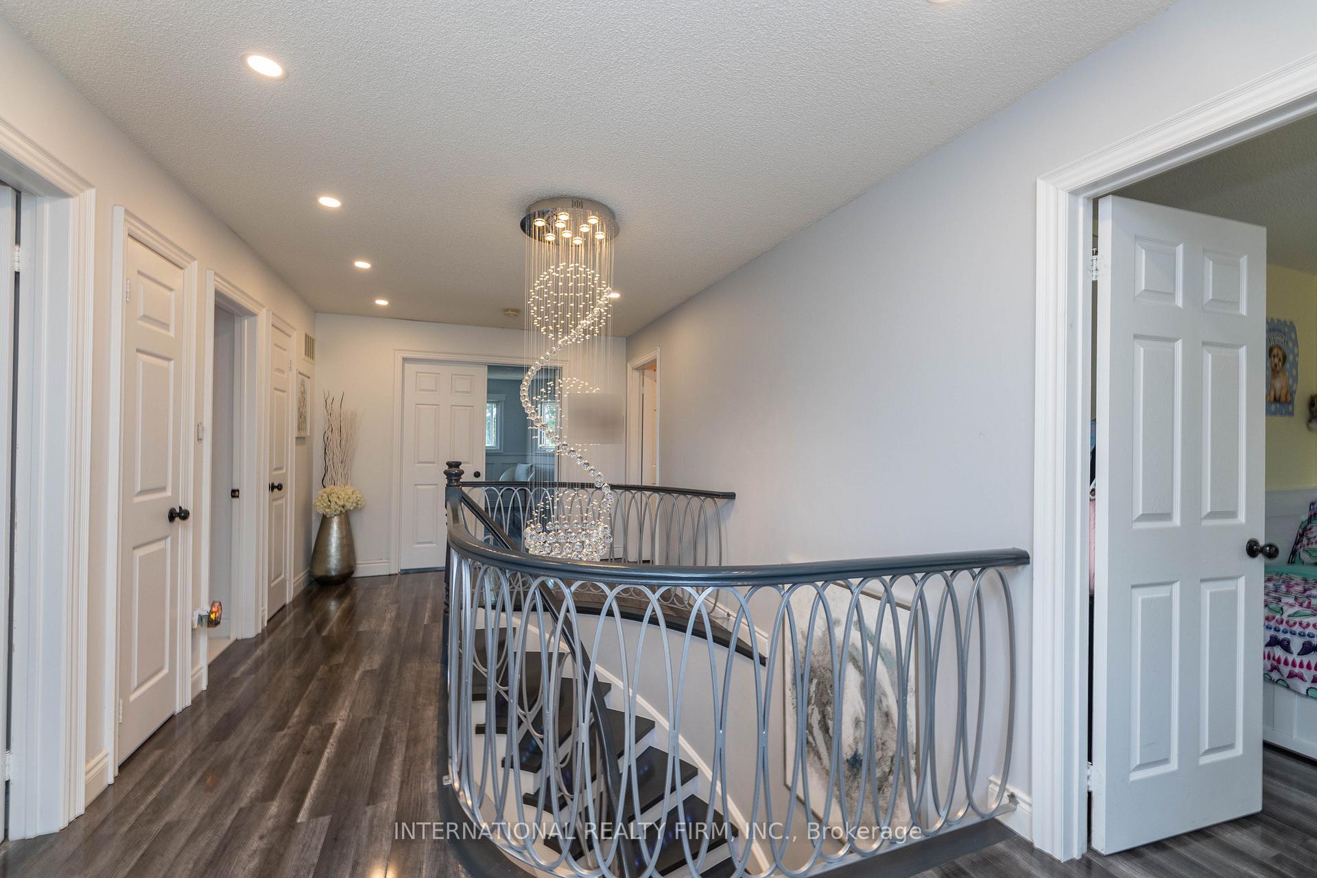 Photo 23 of 2 Hook Court, Barrie, West Bayfield — HOMEH