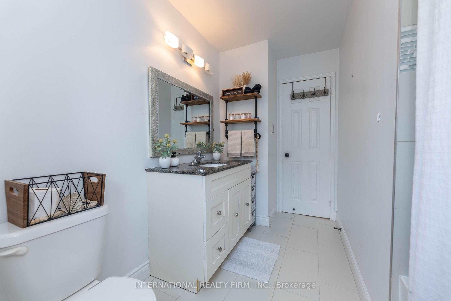 Photo 29 of 2 Hook Court, Barrie, West Bayfield — HOMEH