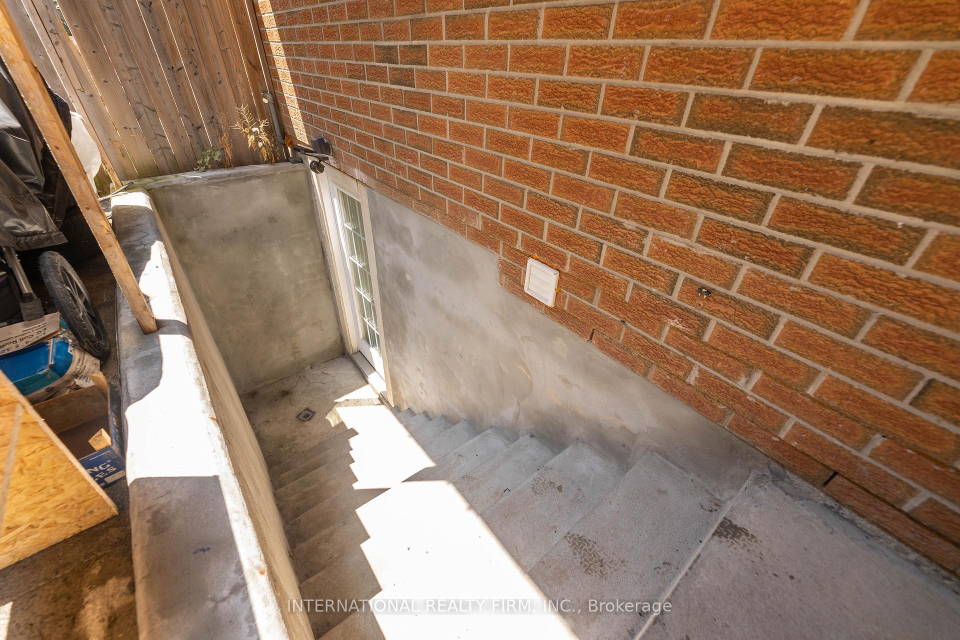 Photo 37 of 2 Hook Court, Barrie, West Bayfield — HOMEH