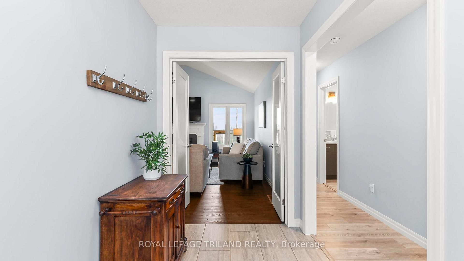Photo 5 of 8 Melrose Court, St. Thomas — HOMEH