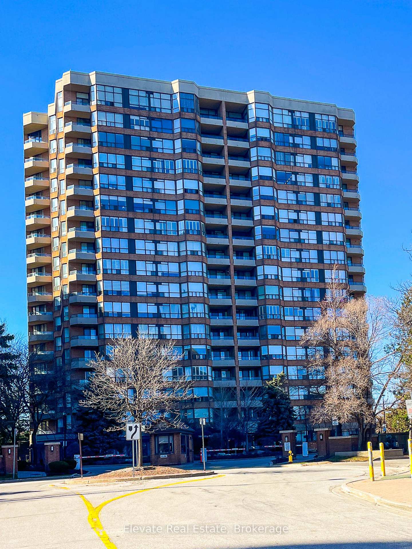 Photo 4 of Unit 317, 268 Ridley Boulevard, Toronto, Bedford Park-Nortown — HOMEH