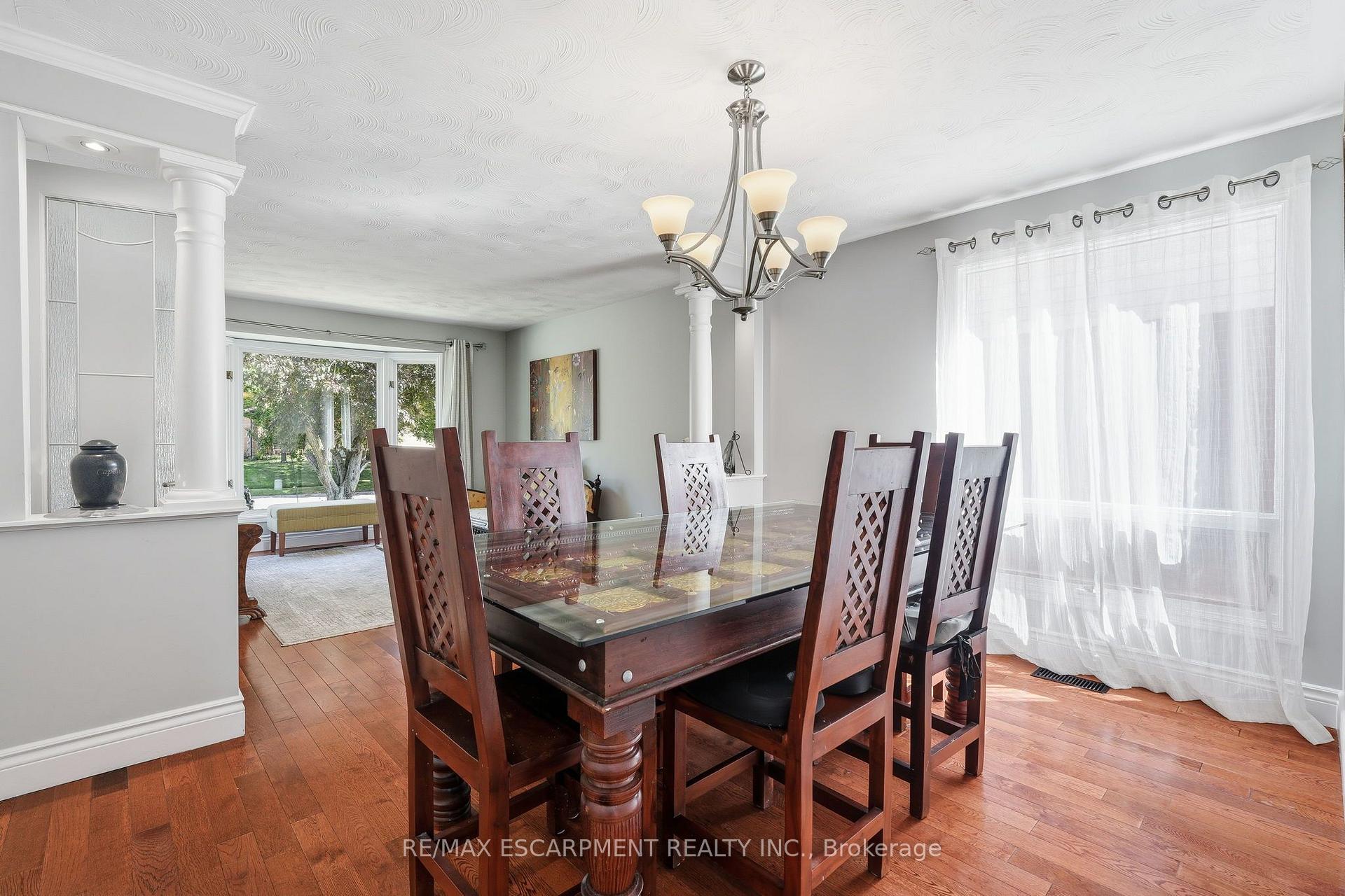 Photo 9 of 25 Winter Way, Brantford, Lion's Park — HOMEH