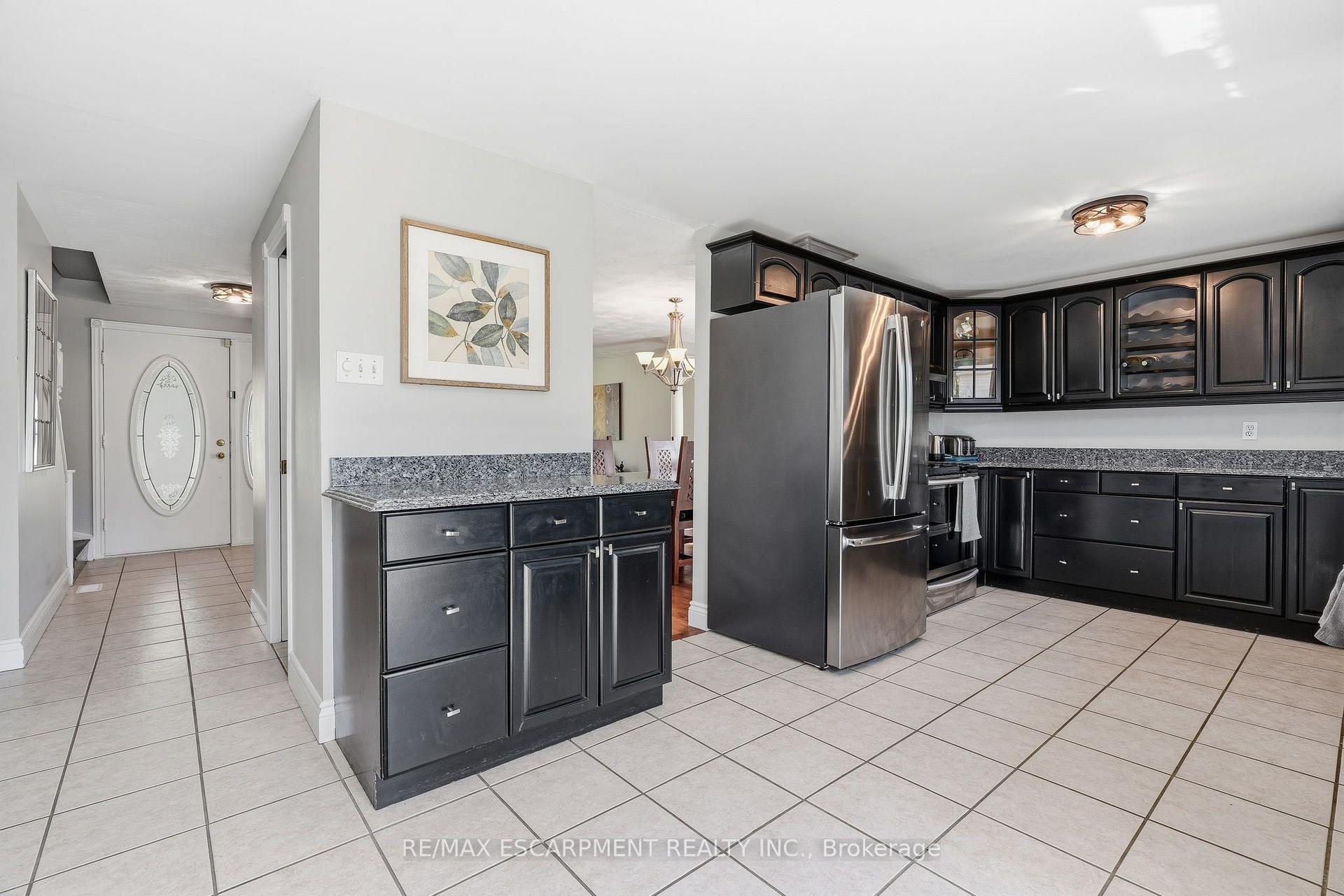Photo 15 of 25 Winter Way, Brantford, Lion's Park — HOMEH