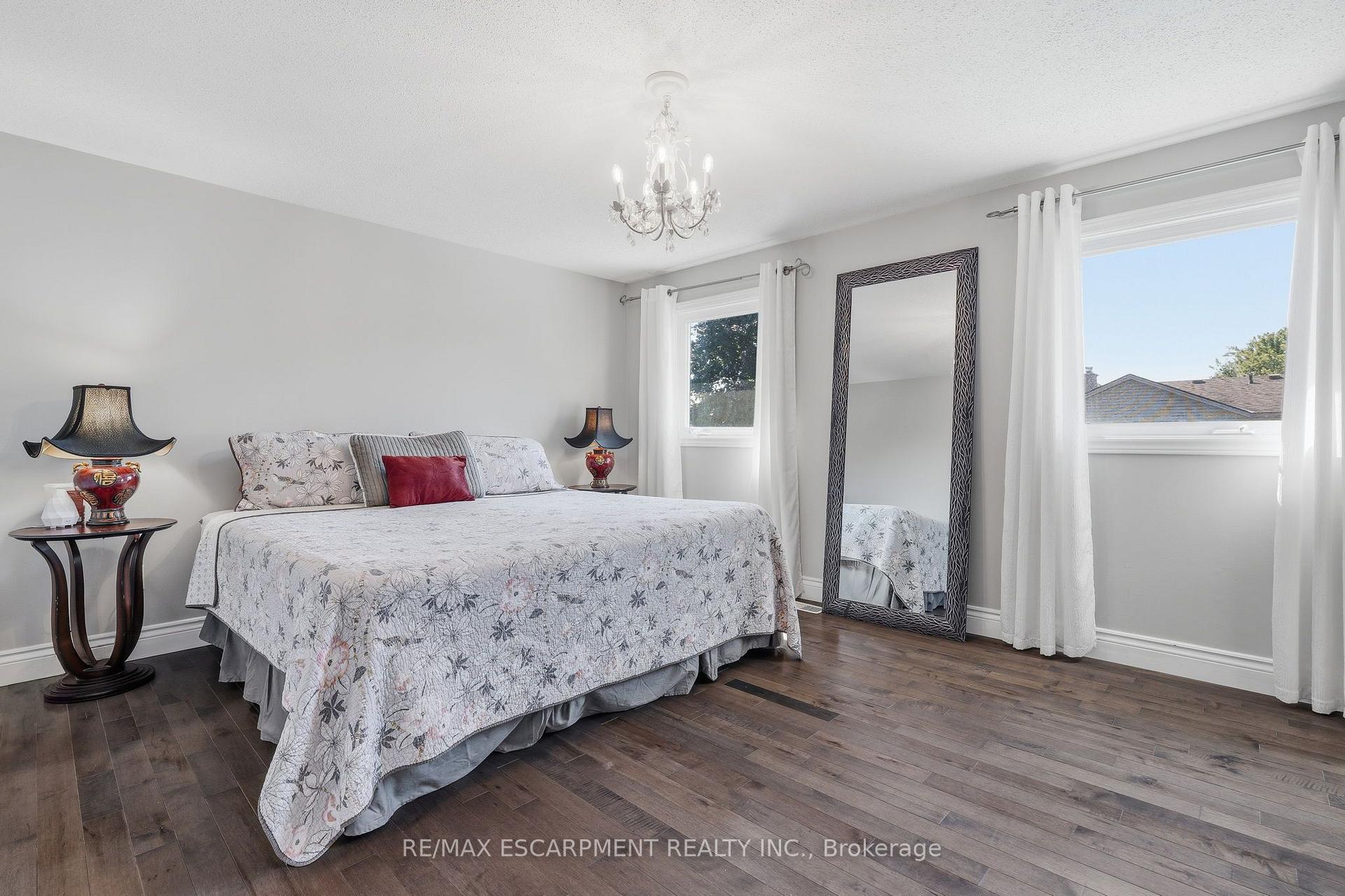 Photo 25 of 25 Winter Way, Brantford, Lion's Park — HOMEH