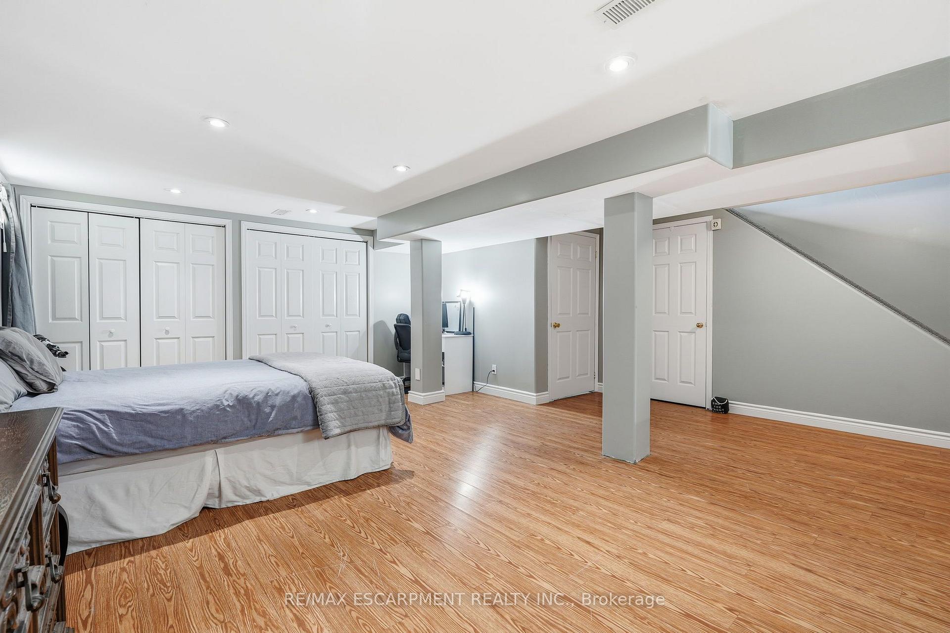 Photo 31 of 25 Winter Way, Brantford, Lion's Park — HOMEH