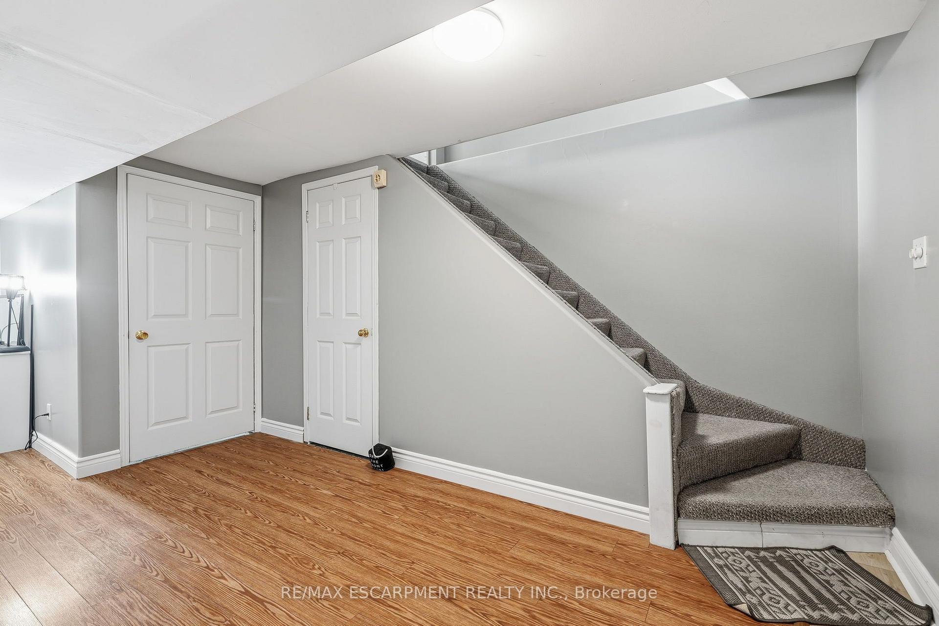 Photo 34 of 25 Winter Way, Brantford, Lion's Park — HOMEH