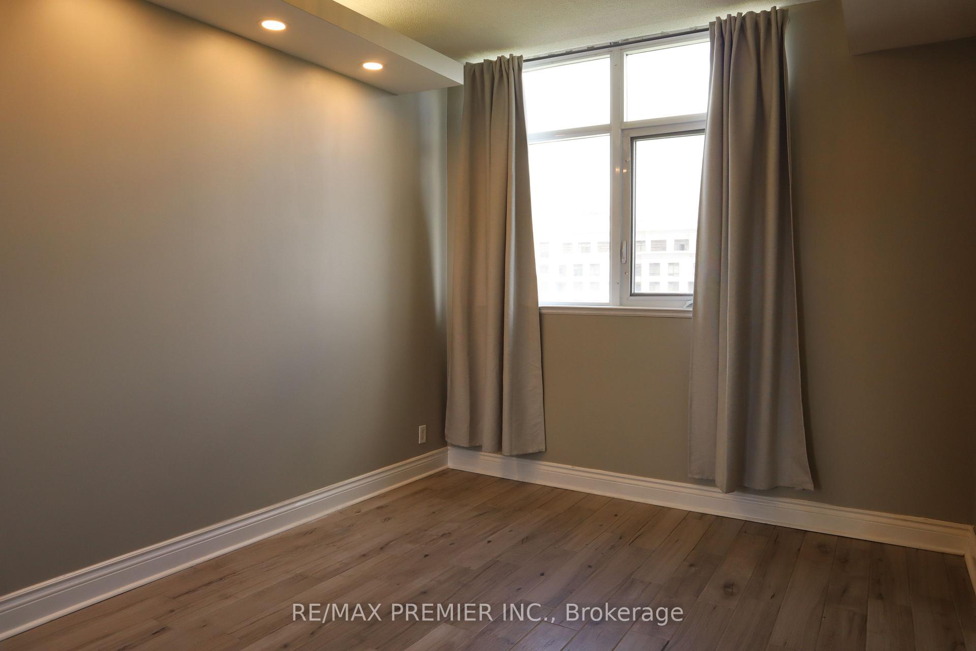 Photo 18 of Unit 1506, 9225 Jane Street, Vaughan, Maple — HOMEH