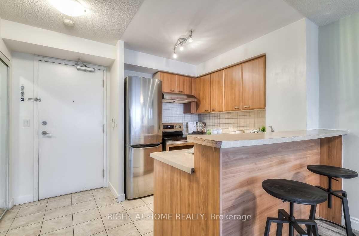 Photo 8 of Unit 2308, 38 Lee Centre Drive, Scarborough, Woburn — HOMEH