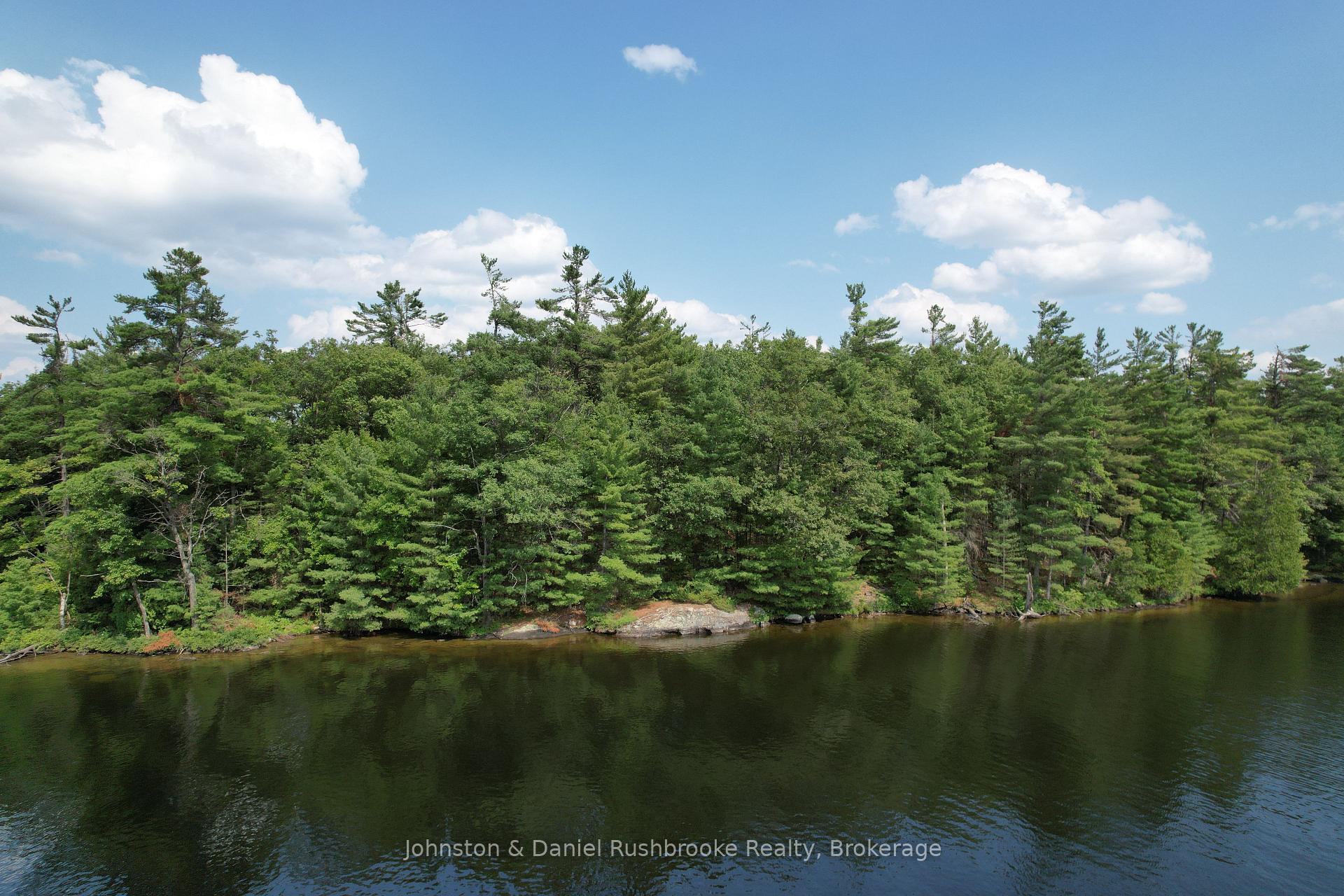 Photo 3 of 2 Island 24LM (Denison), Gravenhurst, Muskoka (S) — HOMEH