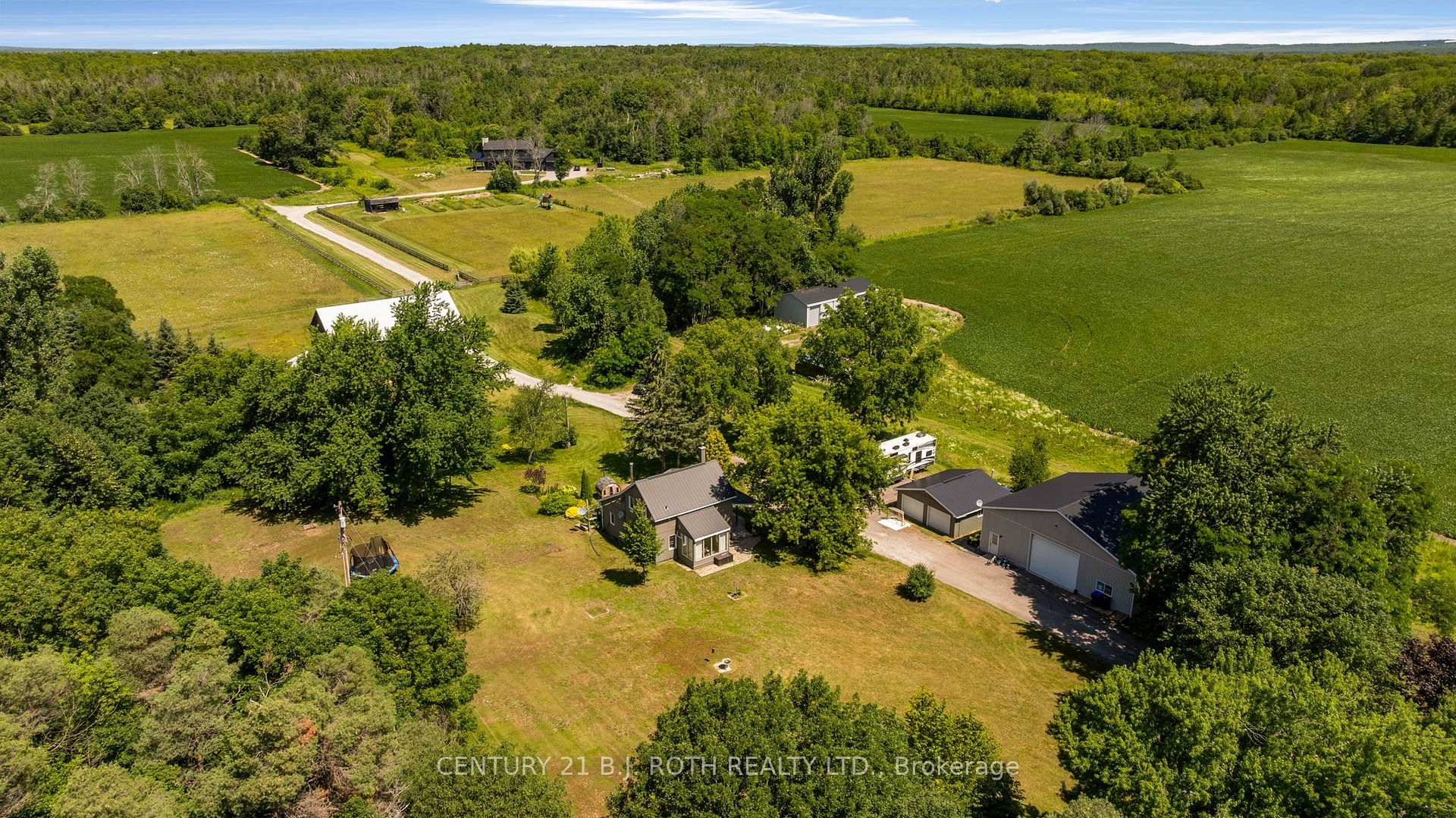 Photo 4 of 2224 Rainbow Valley Road W, Springwater, Rural Springwater — HOMEH