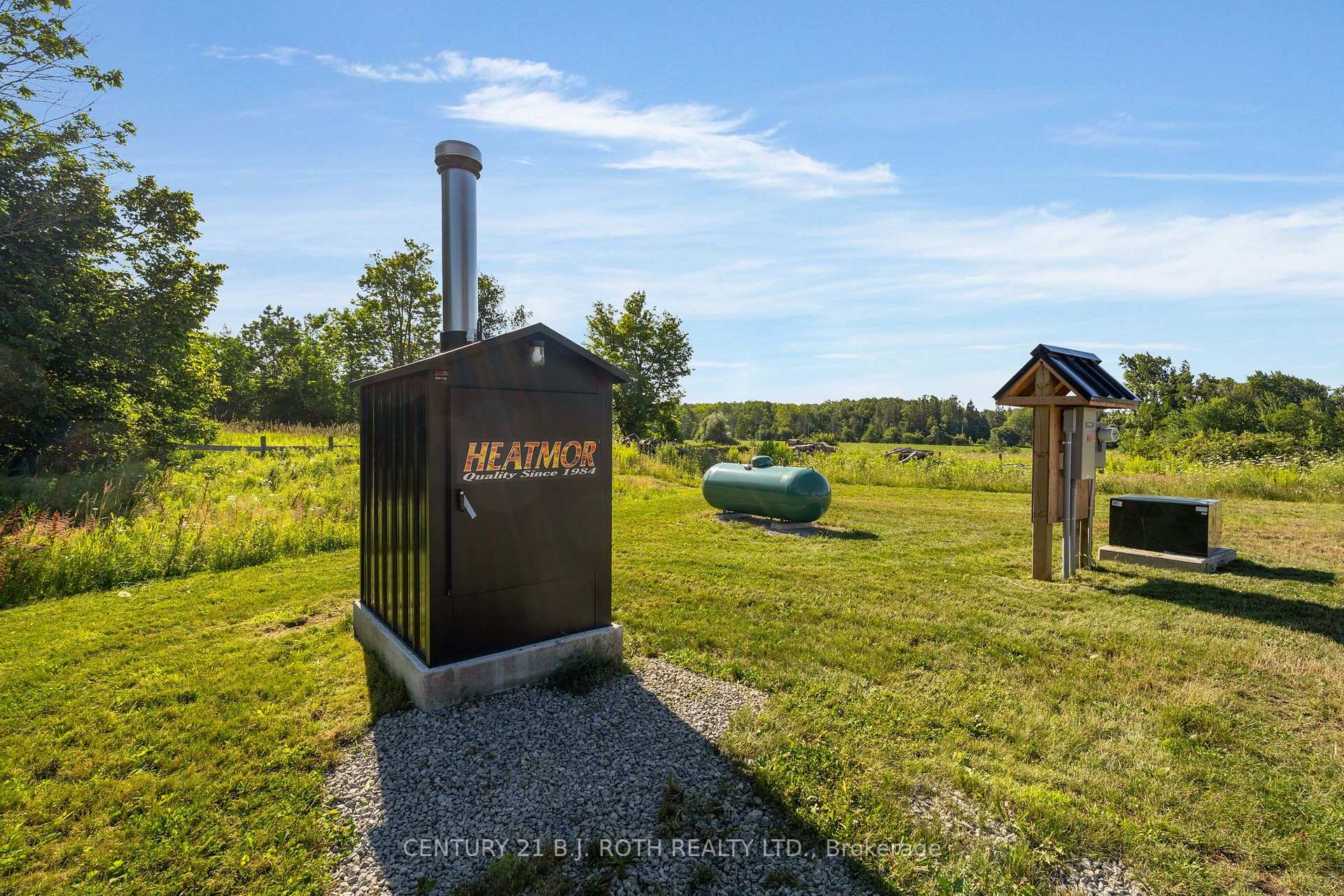 Photo 26 of 2224 Rainbow Valley Road W, Springwater, Rural Springwater — HOMEH