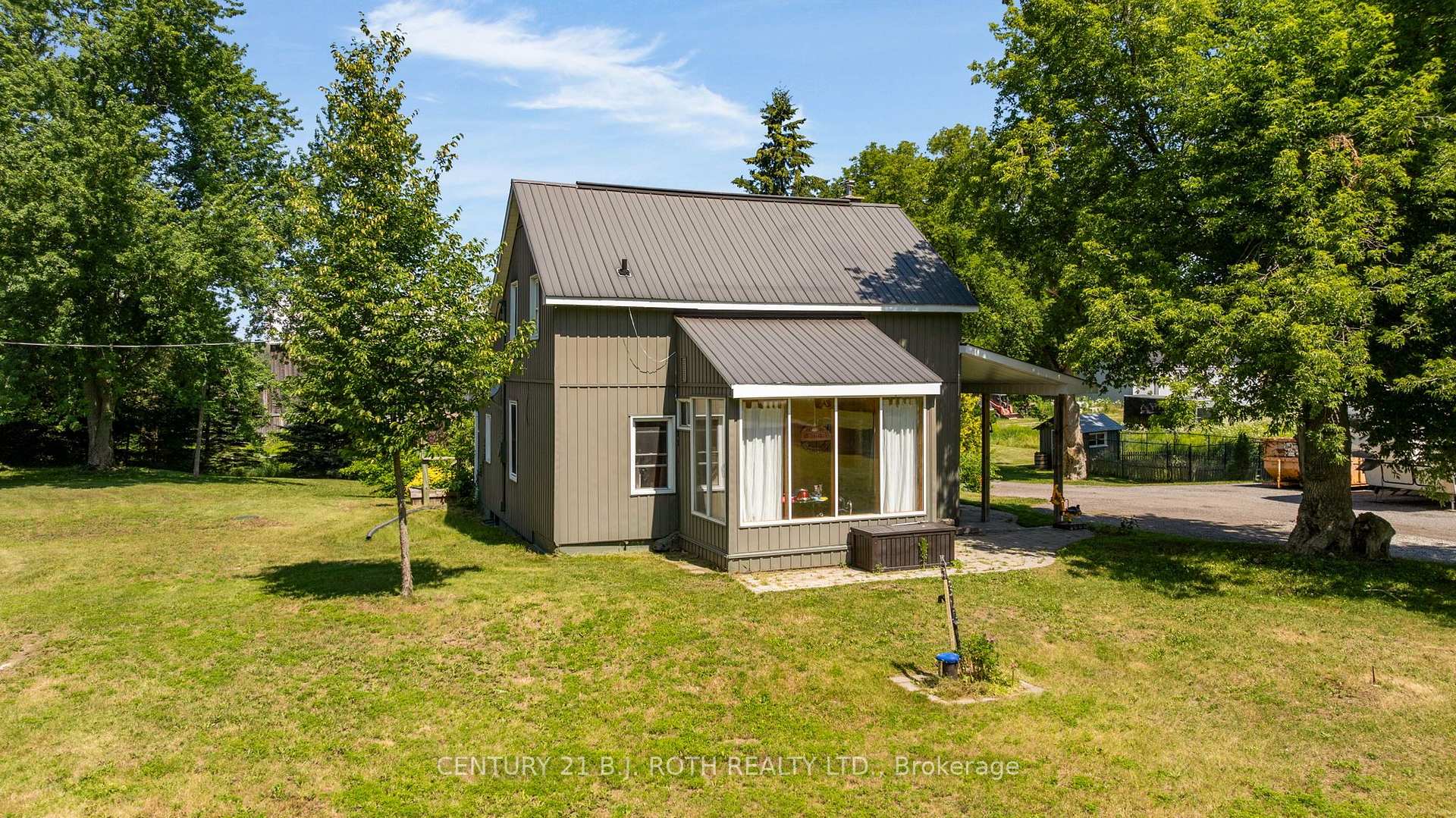 Photo 34 of 2224 Rainbow Valley Road W, Springwater, Rural Springwater — HOMEH