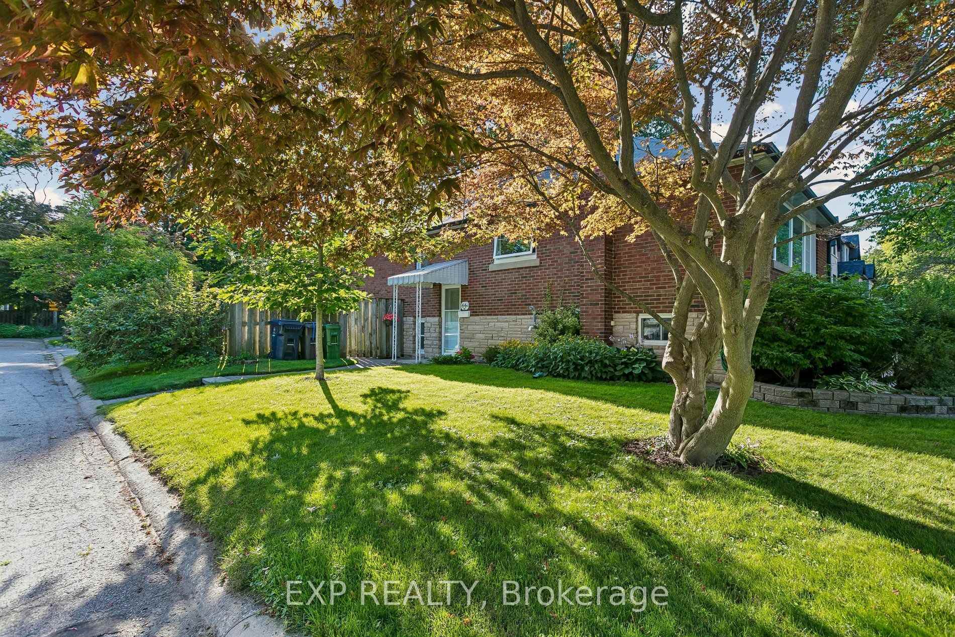 Photo 5 of 44 Thirty Fifth Street, Etobicoke, Long Branch — HOMEH