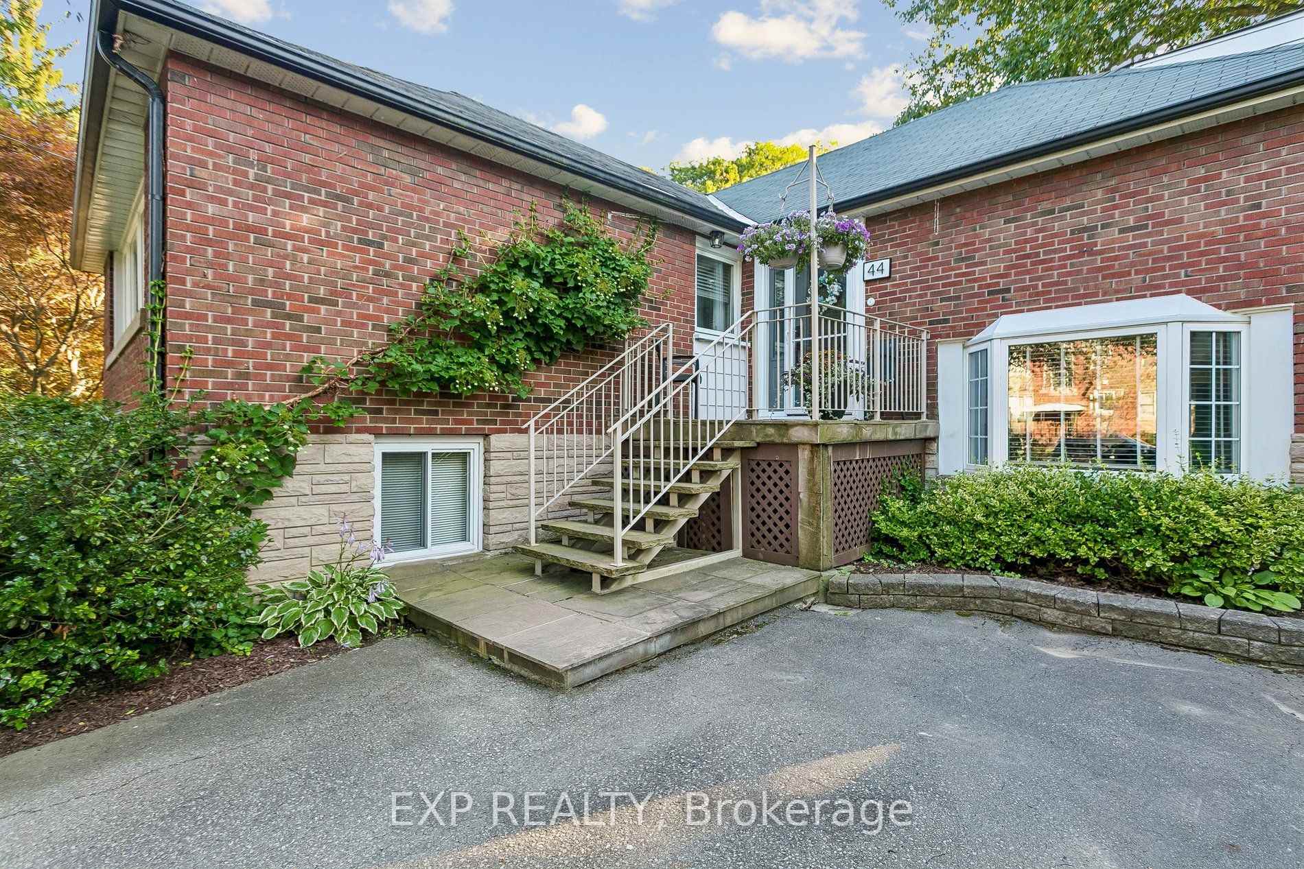 Photo 7 of 44 Thirty Fifth Street, Etobicoke, Long Branch — HOMEH