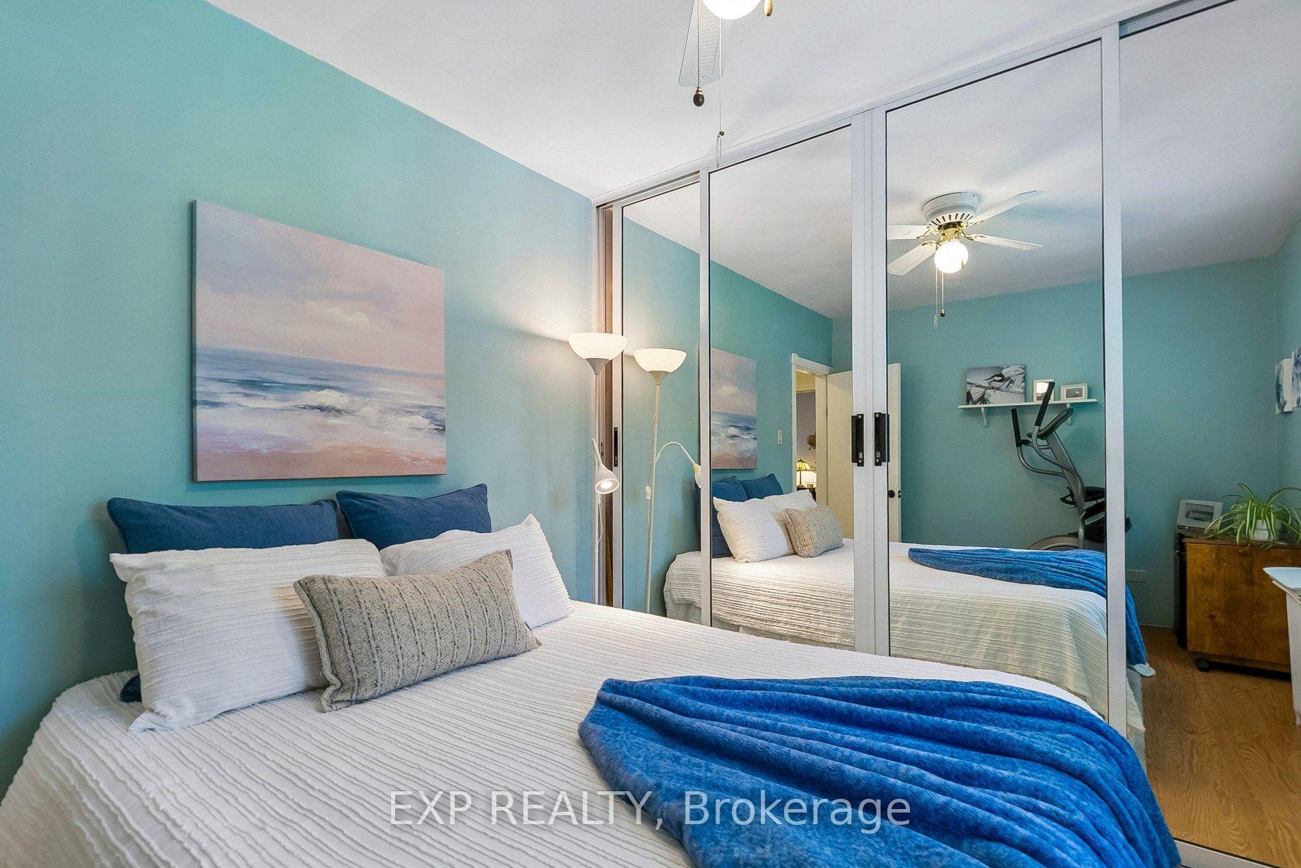 Photo 22 of 44 Thirty Fifth Street, Etobicoke, Long Branch — HOMEH