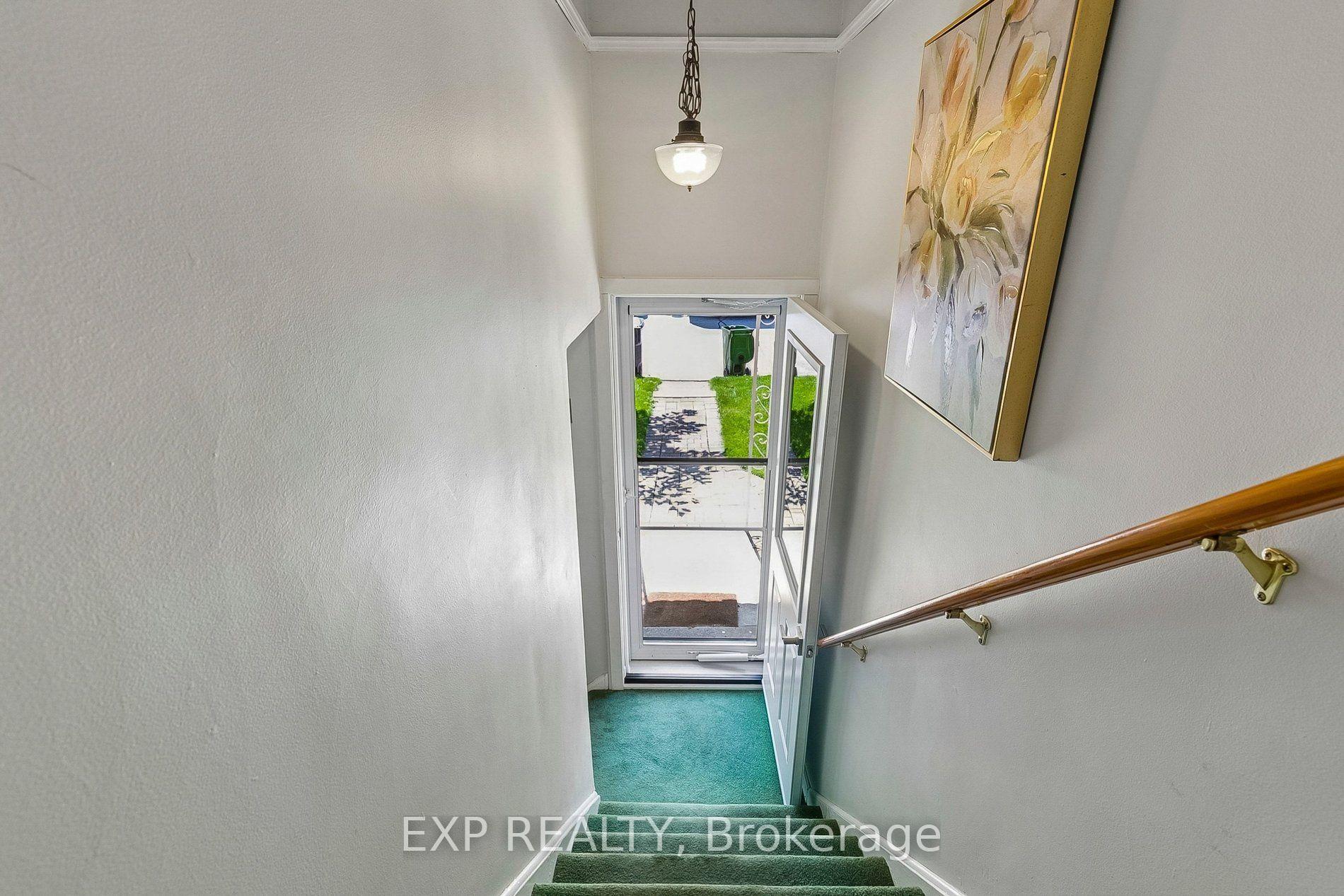 Photo 29 of 44 Thirty Fifth Street, Etobicoke, Long Branch — HOMEH