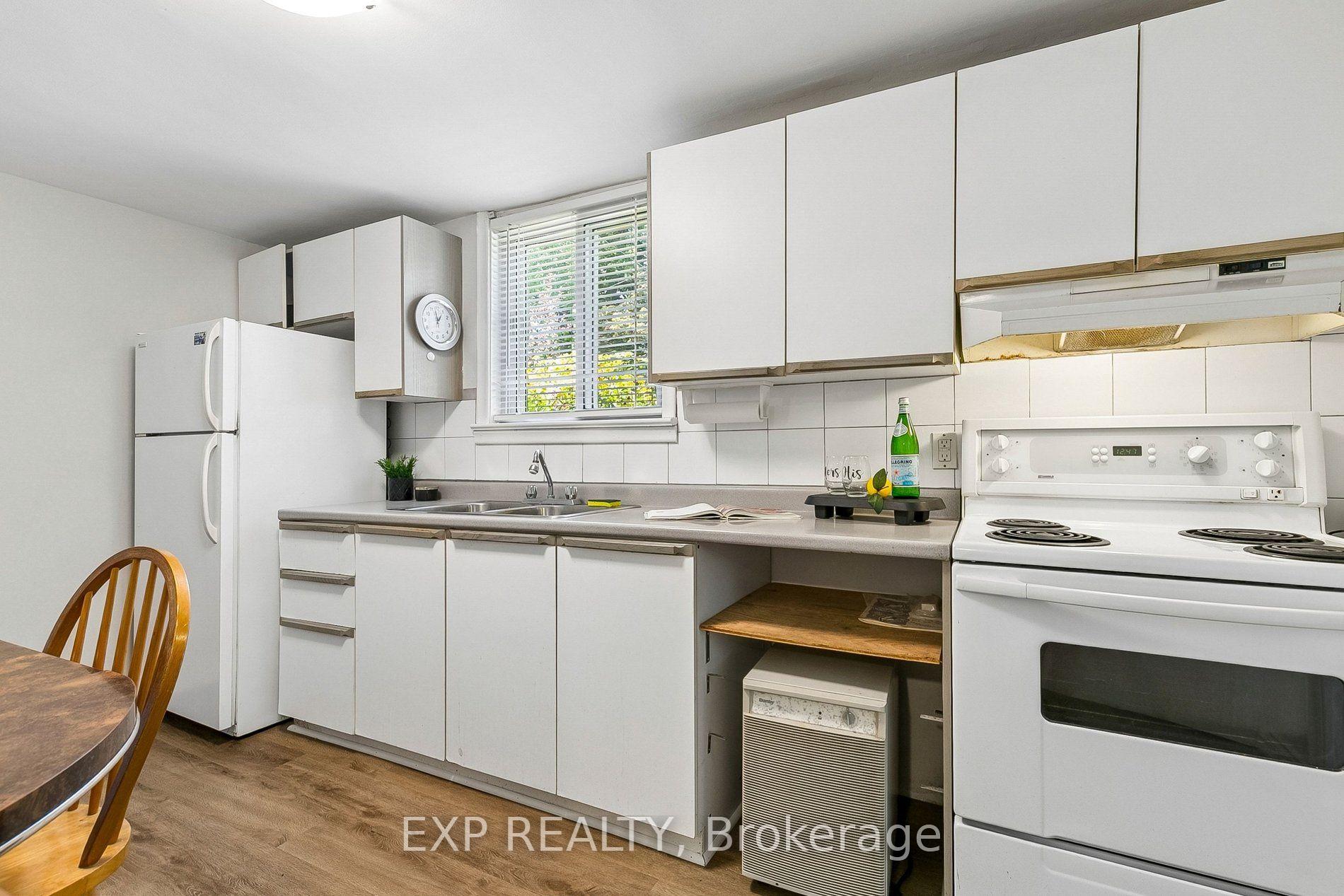 Photo 31 of 44 Thirty Fifth Street, Etobicoke, Long Branch — HOMEH