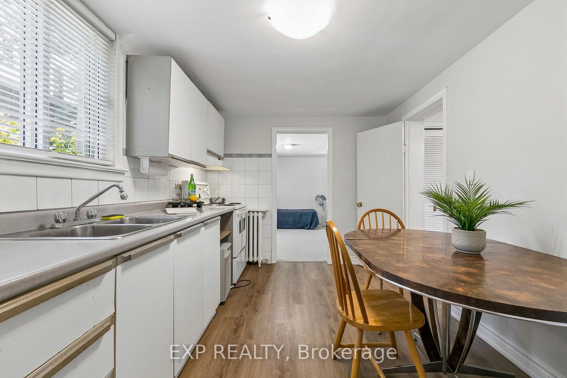 Photo 32 of 44 Thirty Fifth Street, Etobicoke, Long Branch — HOMEH