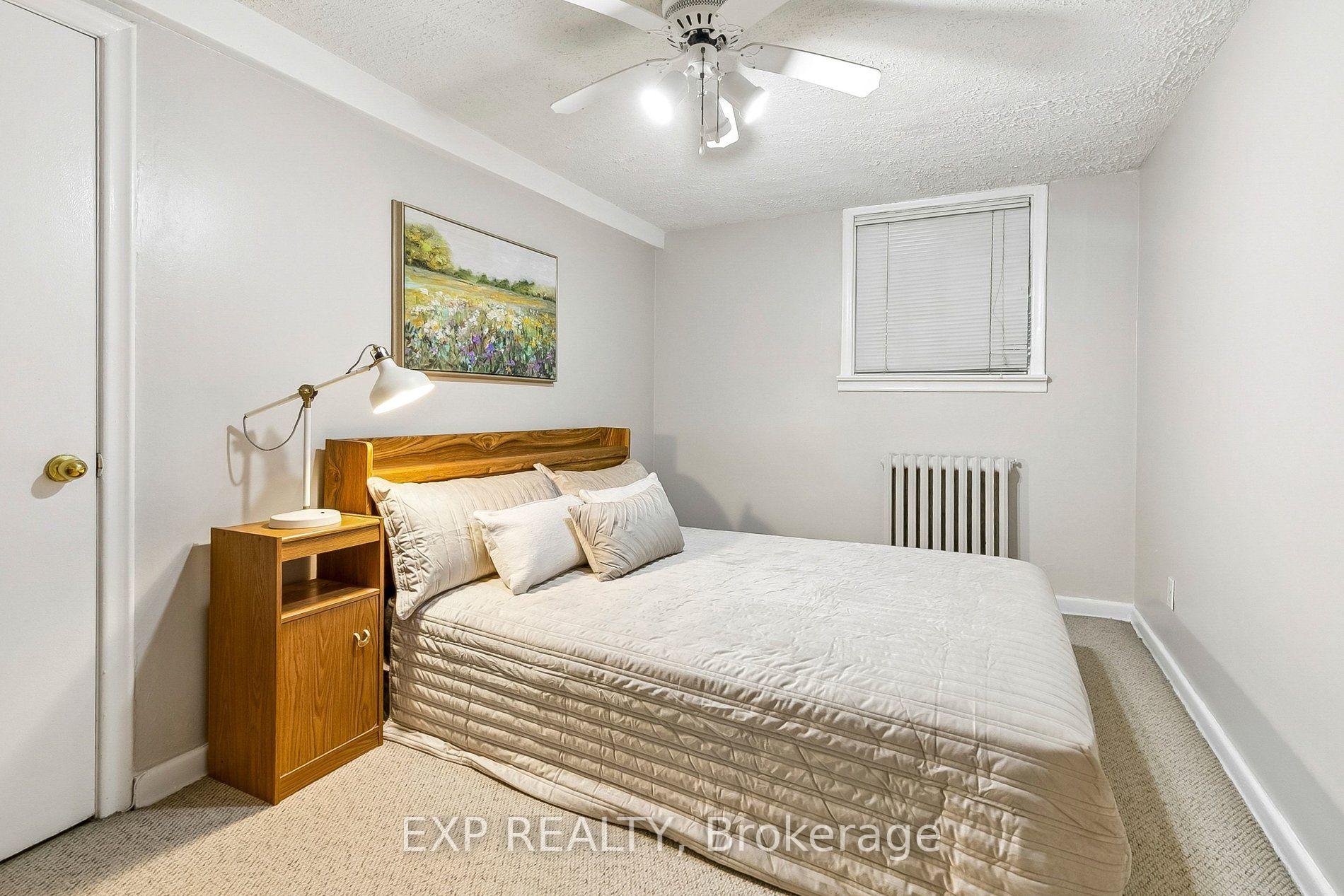 Photo 33 of 44 Thirty Fifth Street, Etobicoke, Long Branch — HOMEH