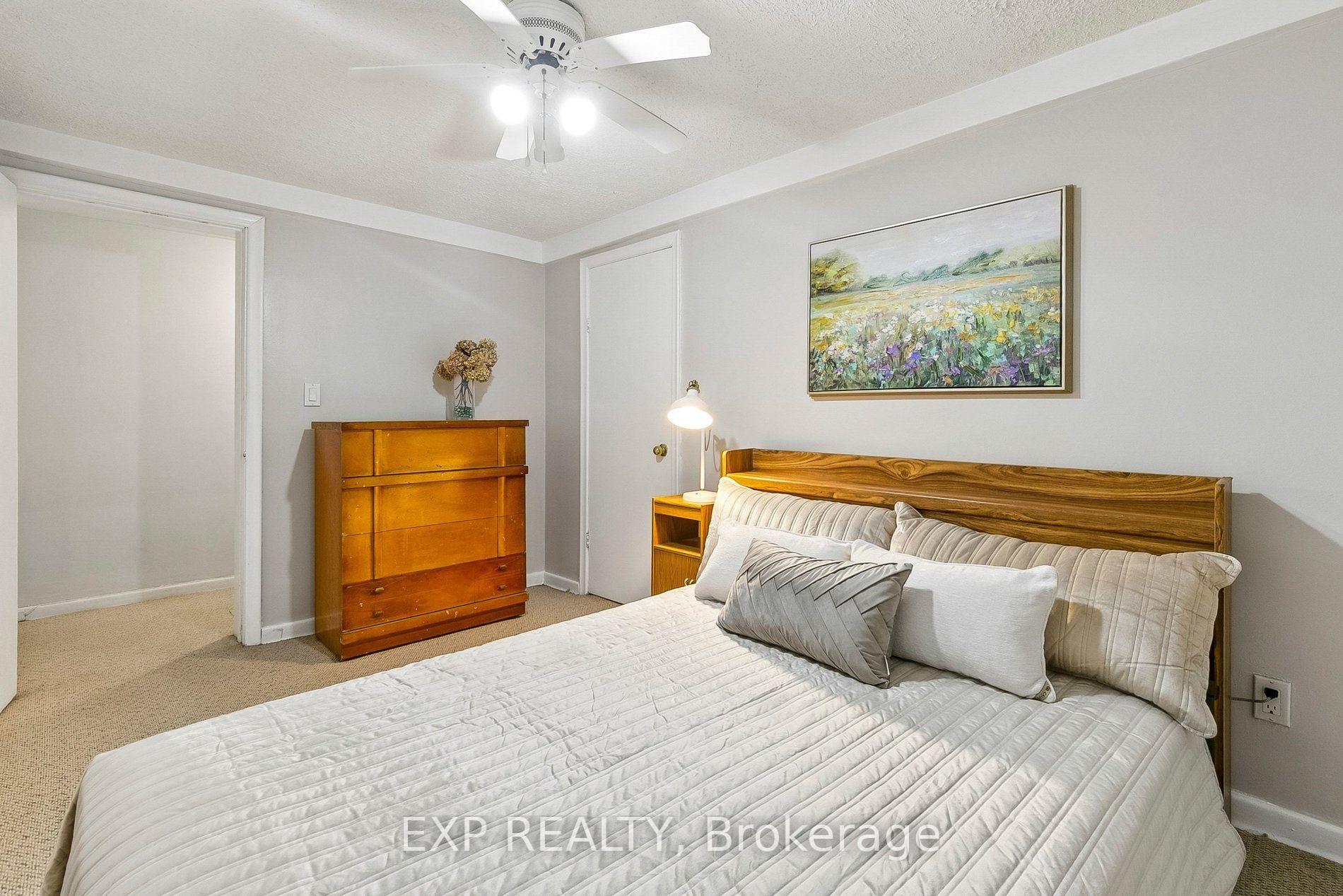 Photo 34 of 44 Thirty Fifth Street, Etobicoke, Long Branch — HOMEH
