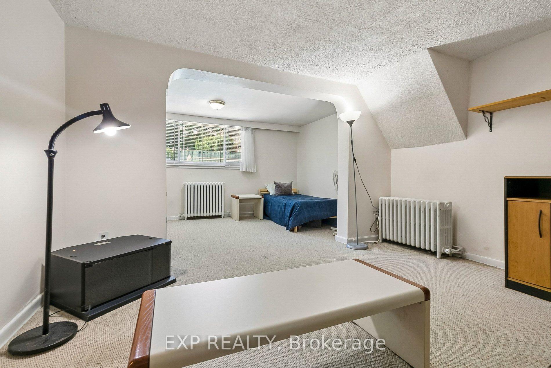Photo 36 of 44 Thirty Fifth Street, Etobicoke, Long Branch — HOMEH