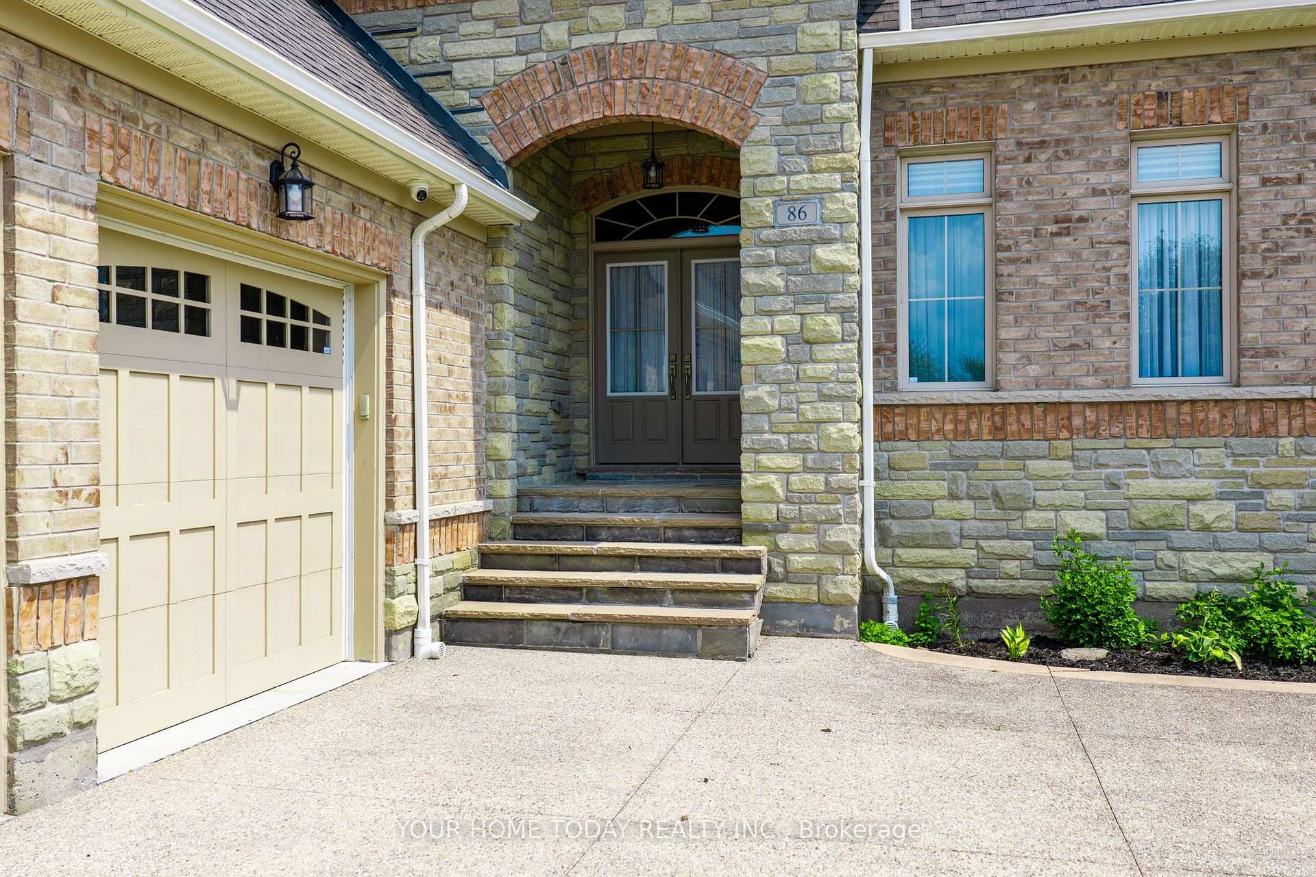 Photo 5 of 86 Barraclough Boulevard, Halton Hills, Glen Williams — HOMEH