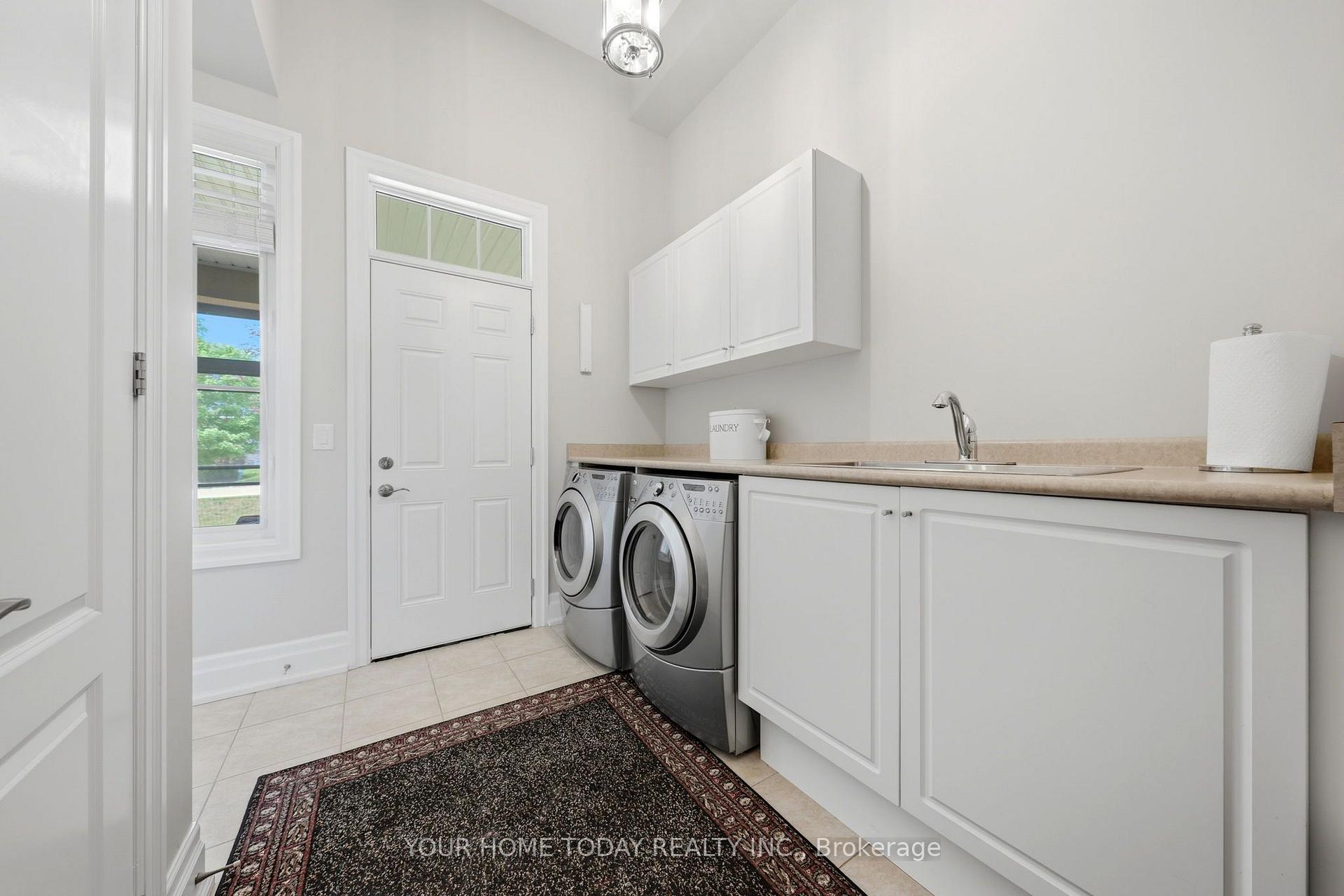 Photo 8 of 86 Barraclough Boulevard, Halton Hills, Glen Williams — HOMEH