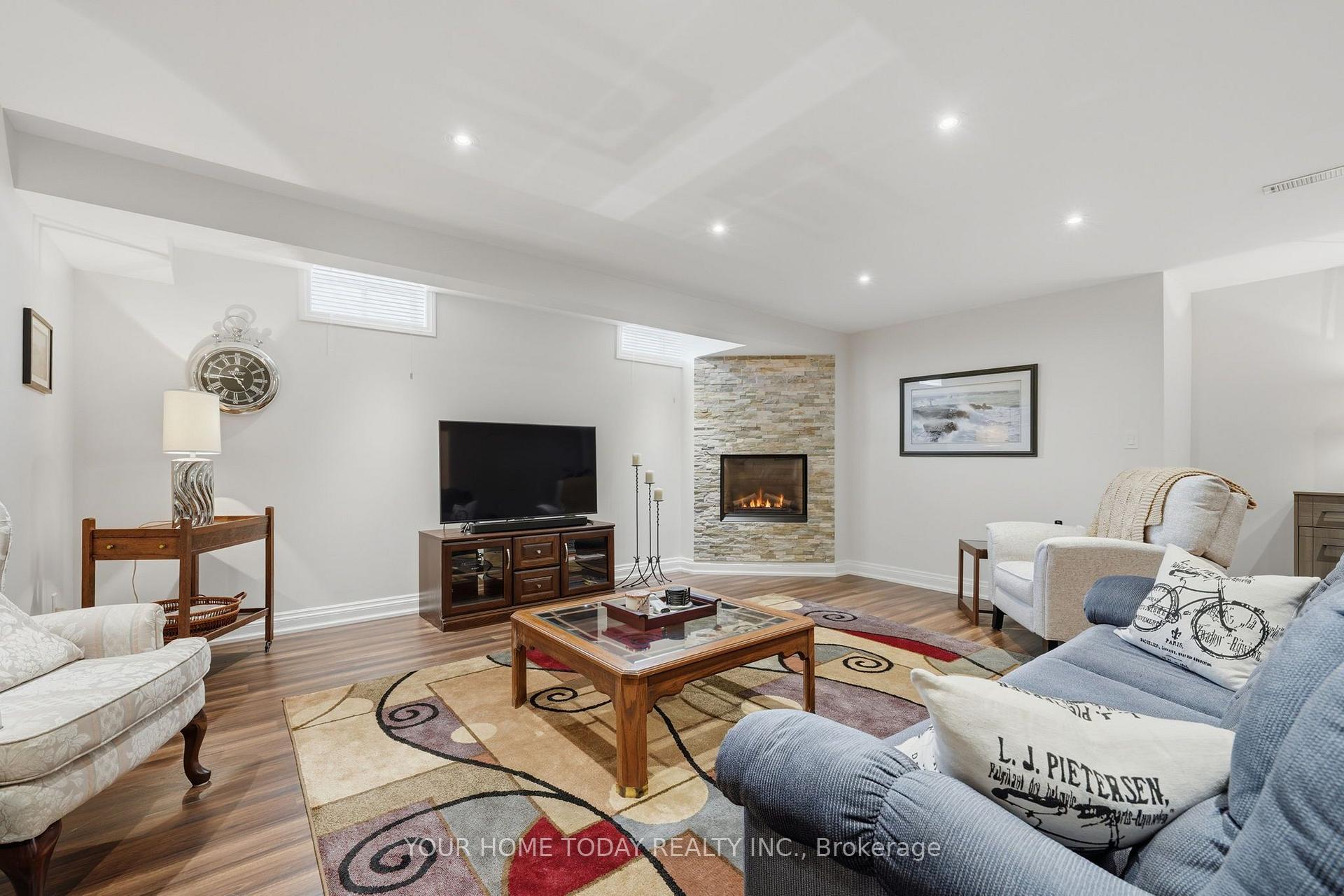 Photo 29 of 86 Barraclough Boulevard, Halton Hills, Glen Williams — HOMEH