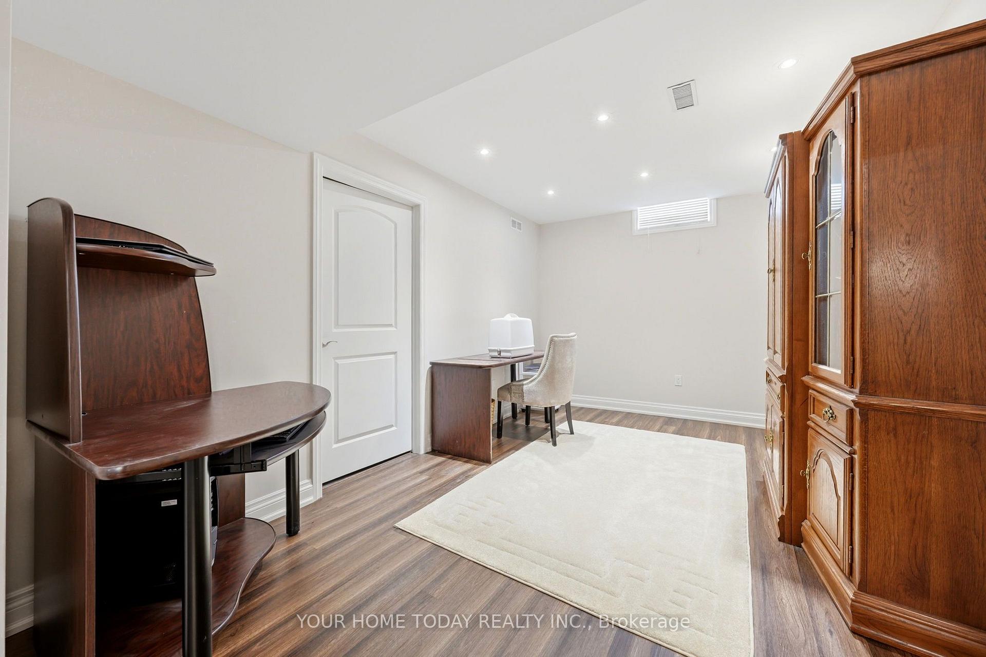 Photo 33 of 86 Barraclough Boulevard, Halton Hills, Glen Williams — HOMEH