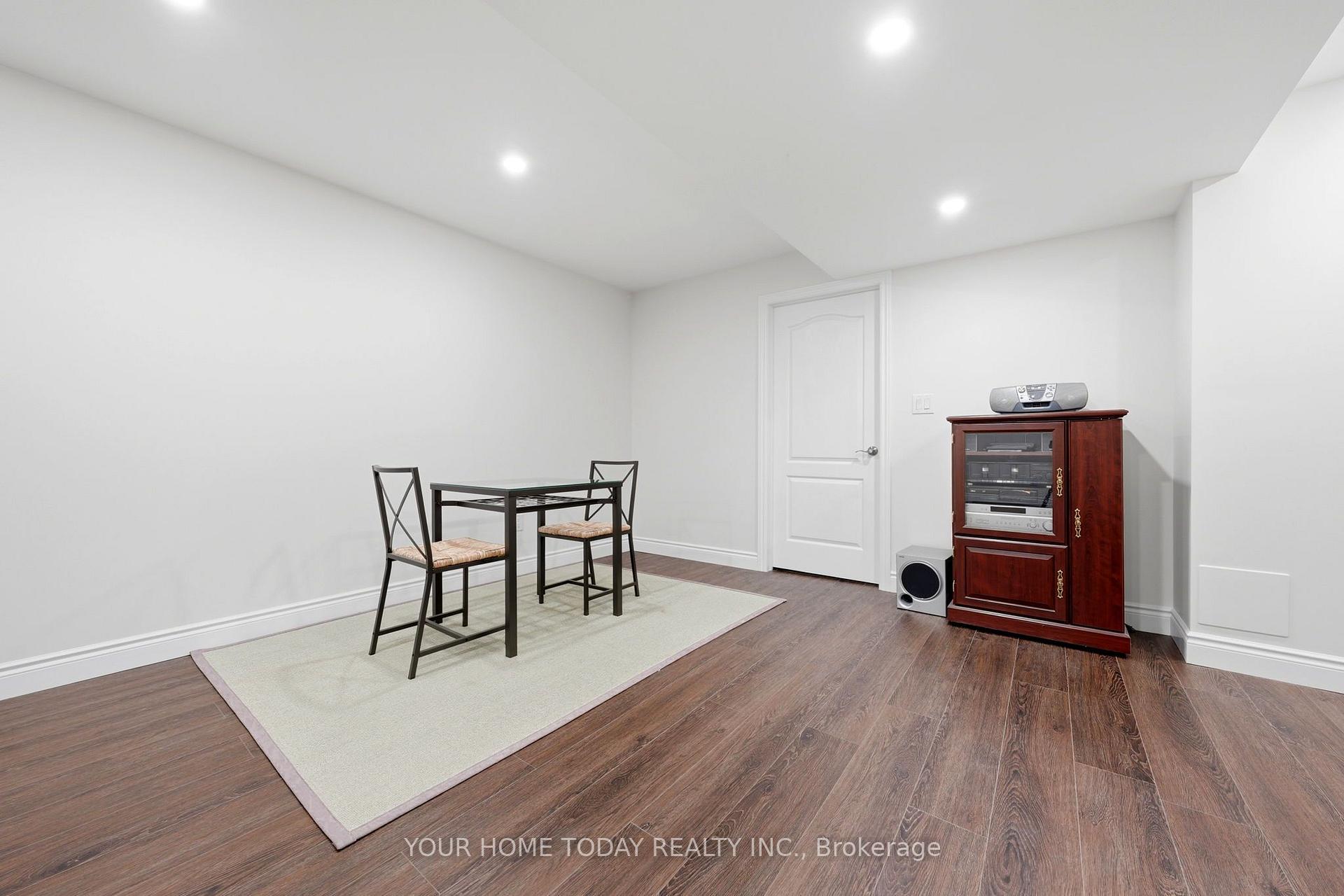 Photo 35 of 86 Barraclough Boulevard, Halton Hills, Glen Williams — HOMEH
