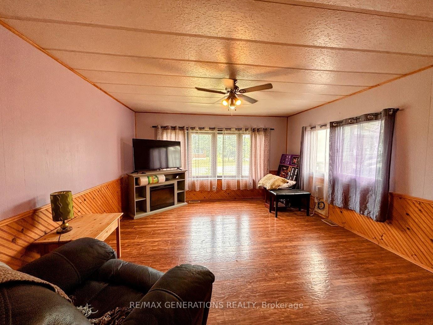 Photo 6 of 24 Jackson Crescent, Marathon — HOMEH