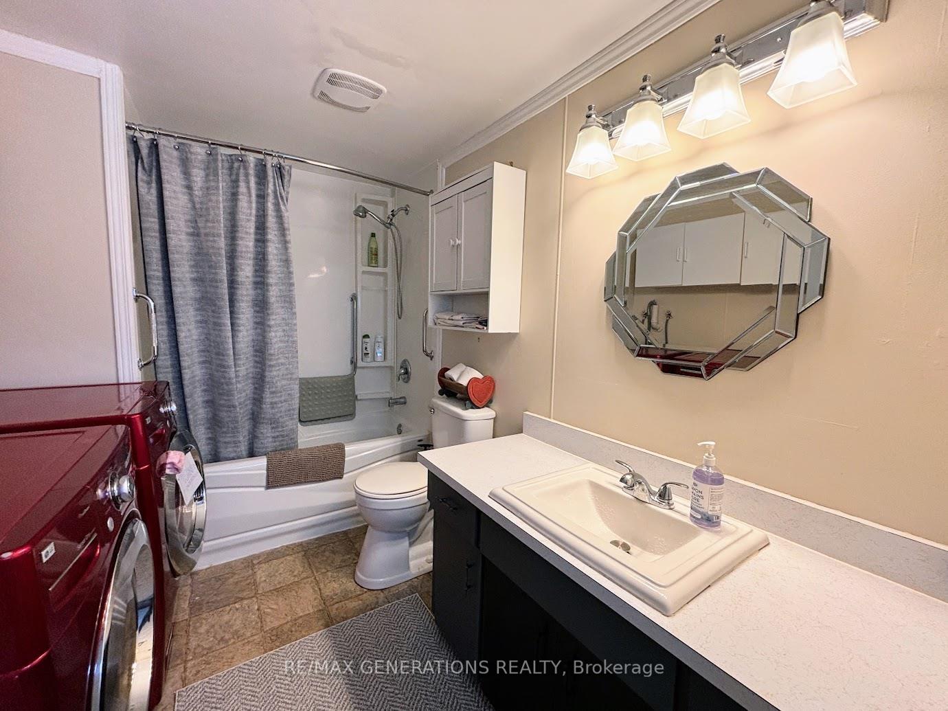 Photo 13 of 24 Jackson Crescent, Marathon — HOMEH