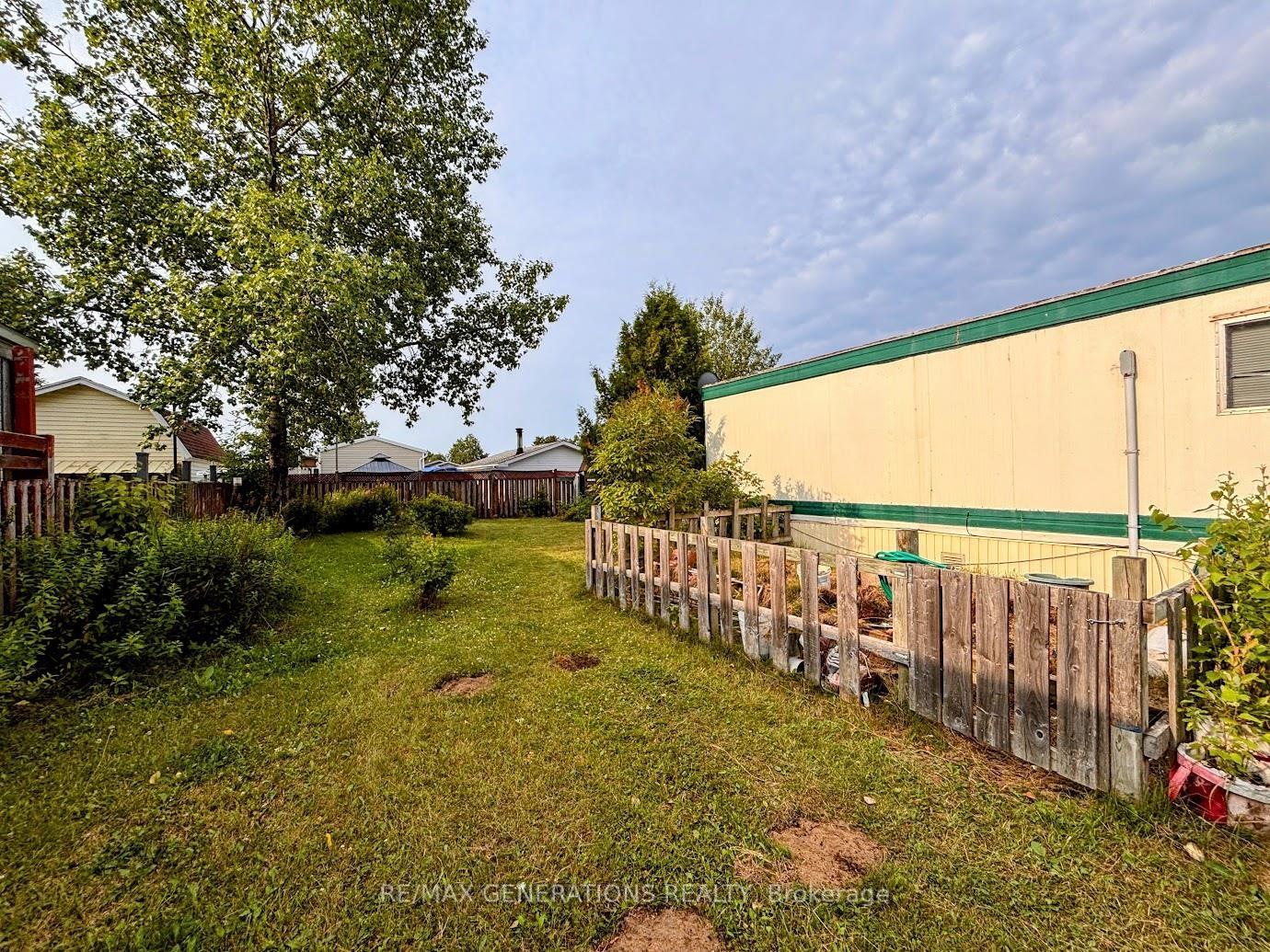 Photo 22 of 24 Jackson Crescent, Marathon — HOMEH