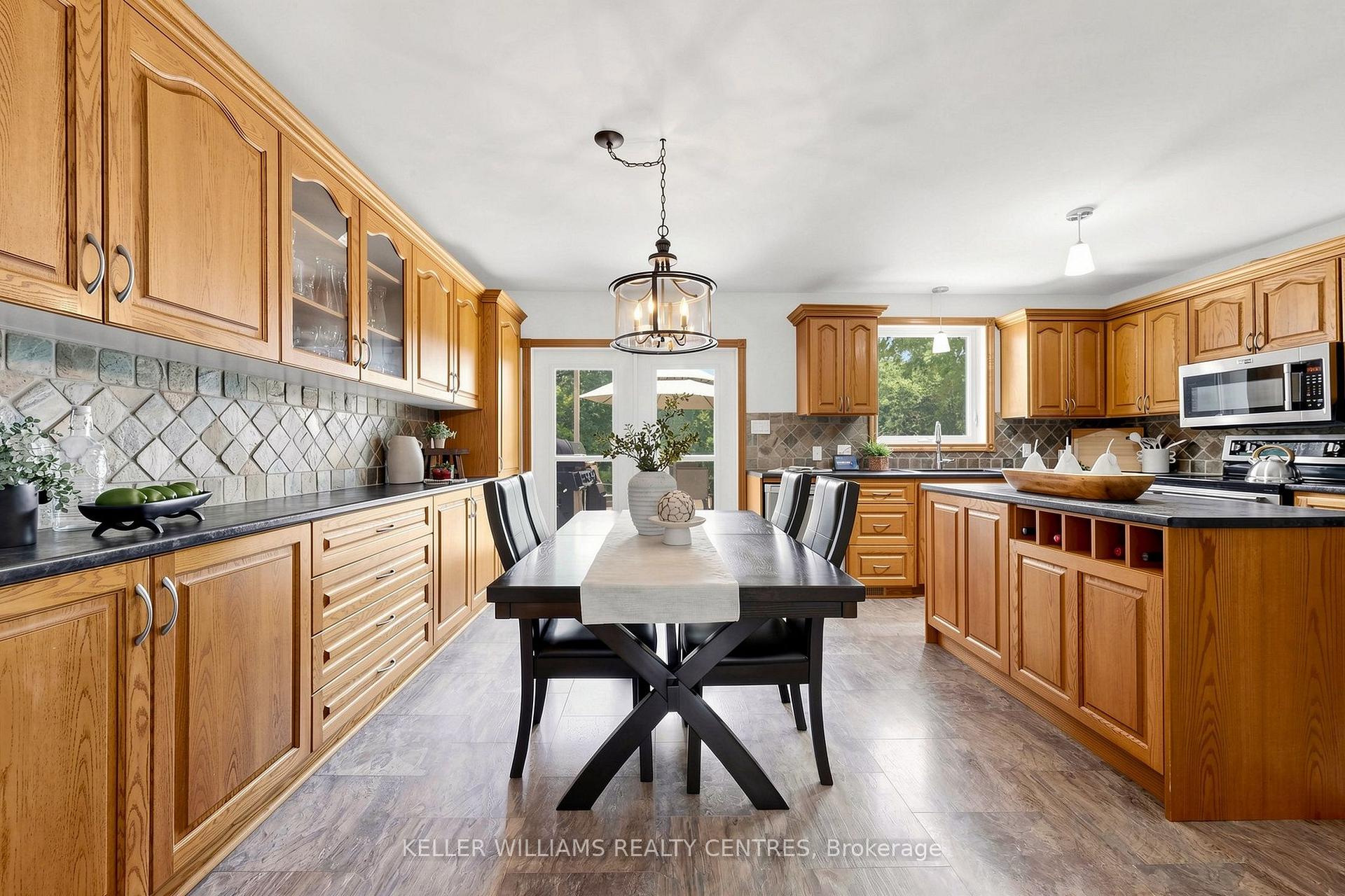Photo 8 of 54 Dorothy Avenue, Georgina, Sutton & Jackson's Point — HOMEH