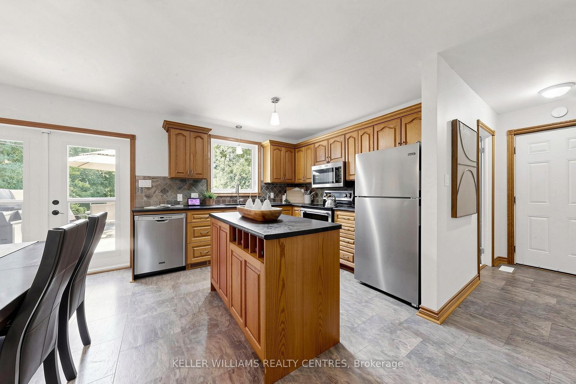 Photo 10 of 54 Dorothy Avenue, Georgina, Sutton & Jackson's Point — HOMEH