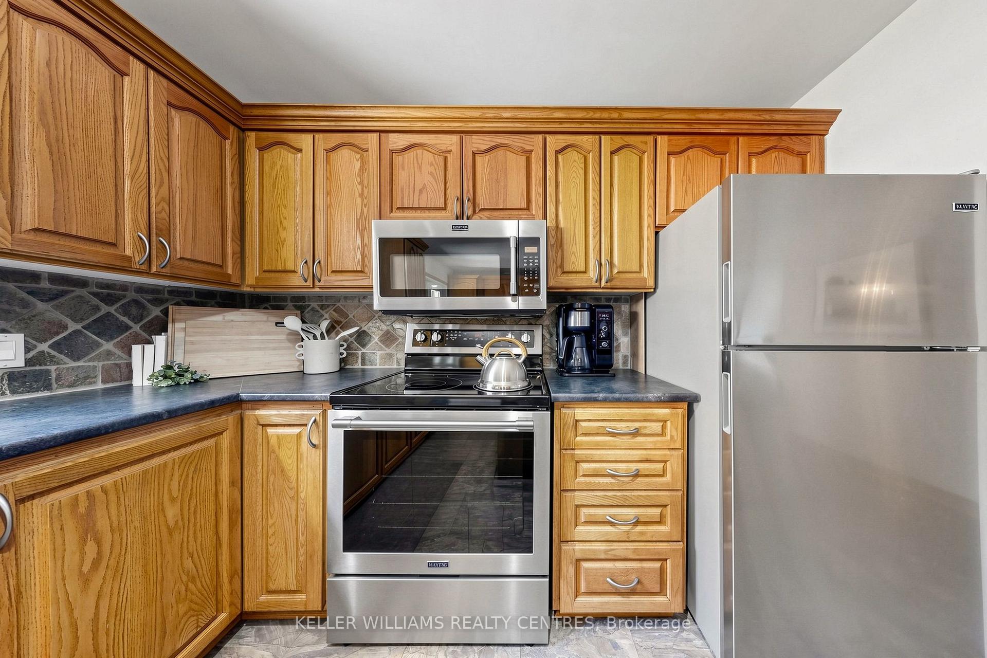 Photo 11 of 54 Dorothy Avenue, Georgina, Sutton & Jackson's Point — HOMEH