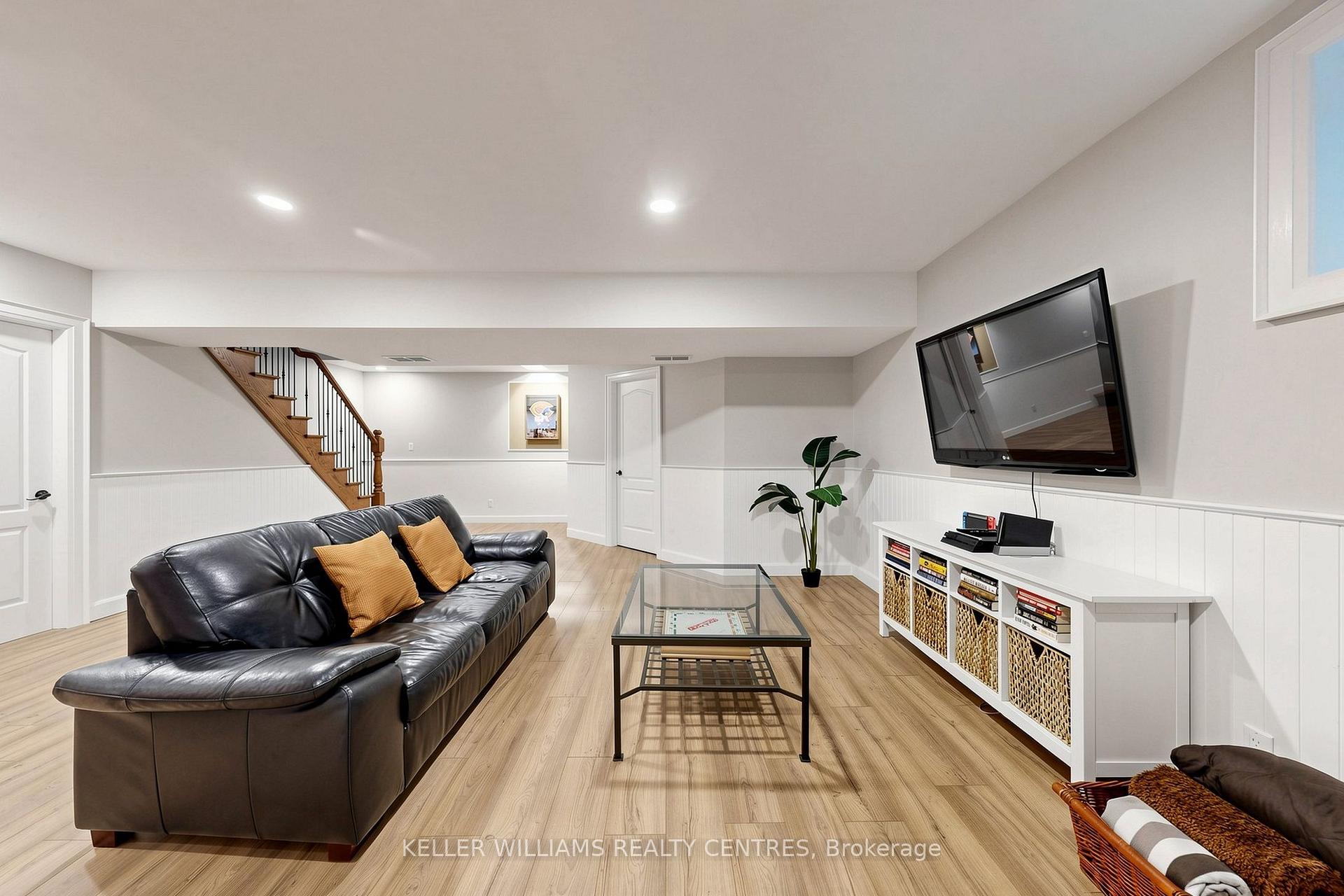 Photo 24 of 54 Dorothy Avenue, Georgina, Sutton & Jackson's Point — HOMEH
