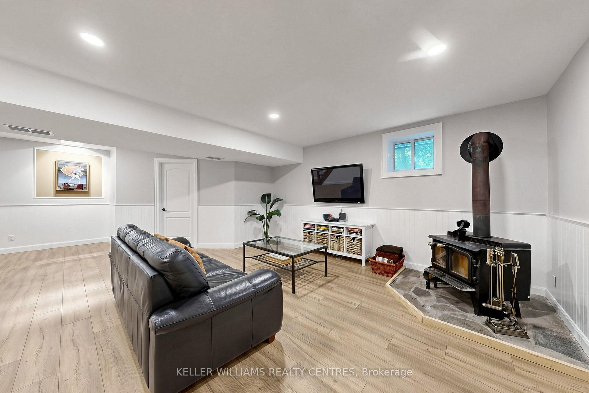 Photo 25 of 54 Dorothy Avenue, Georgina, Sutton & Jackson's Point — HOMEH