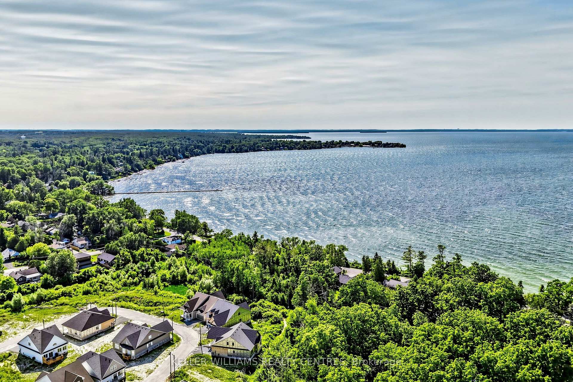 Photo 36 of 54 Dorothy Avenue, Georgina, Sutton & Jackson's Point — HOMEH
