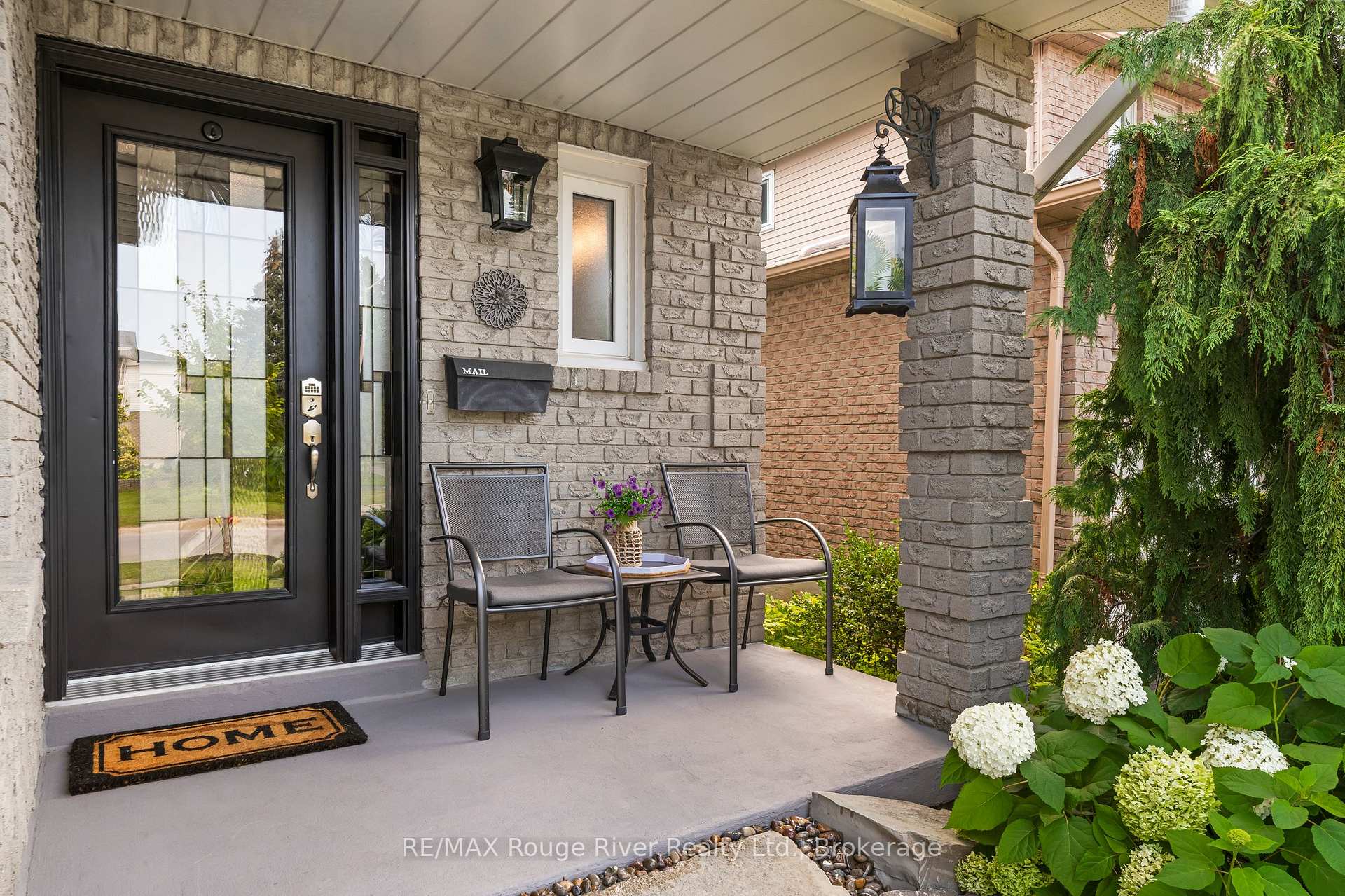 Photo 4 of 51 Lyndale Crescent, Clarington, Courtice — HOMEH