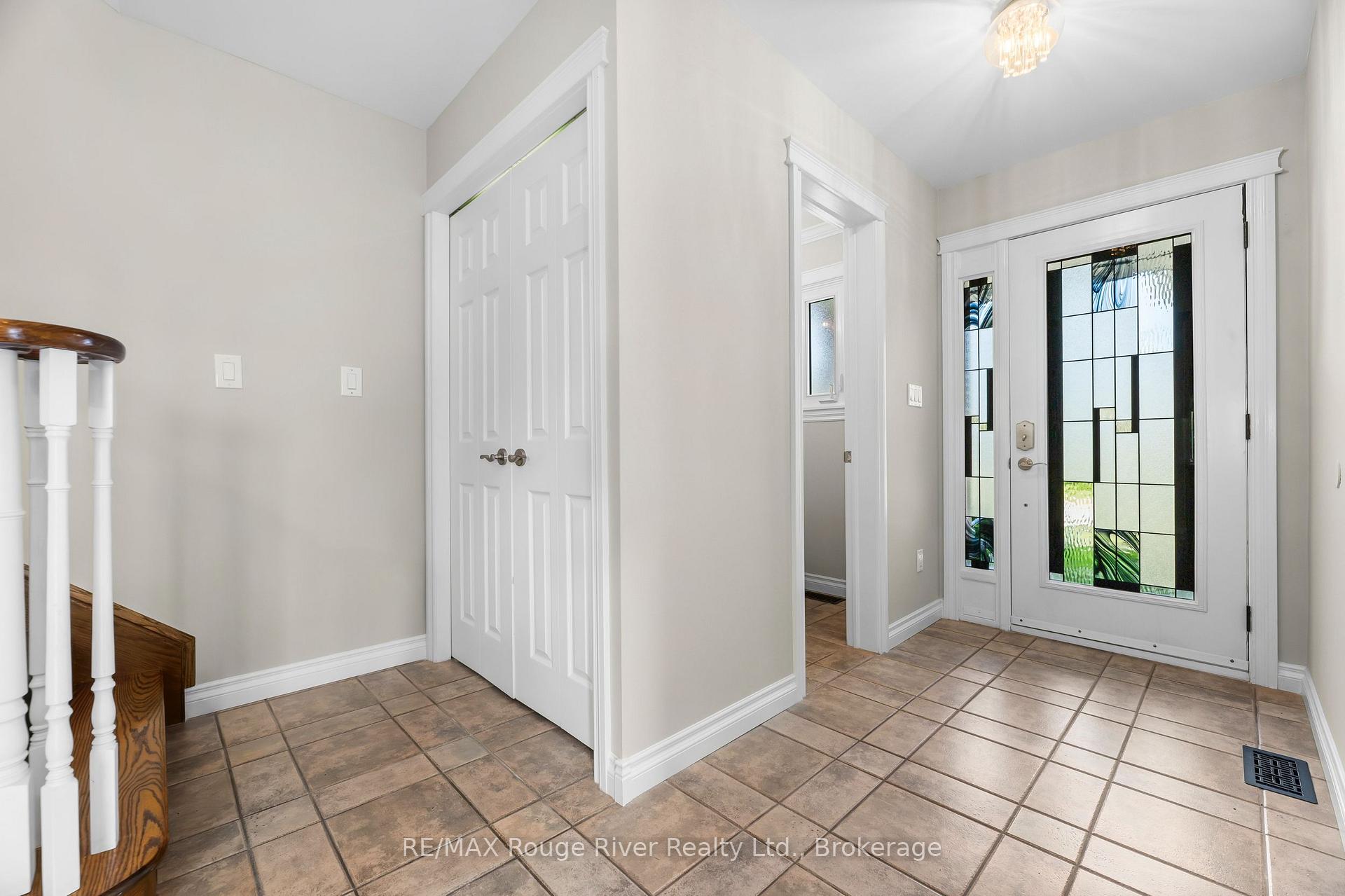 Photo 5 of 51 Lyndale Crescent, Clarington, Courtice — HOMEH