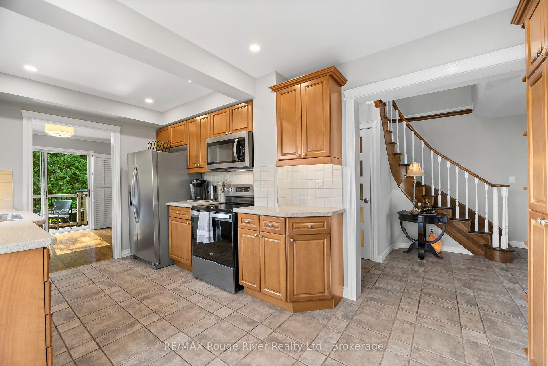 Photo 9 of 51 Lyndale Crescent, Clarington, Courtice — HOMEH