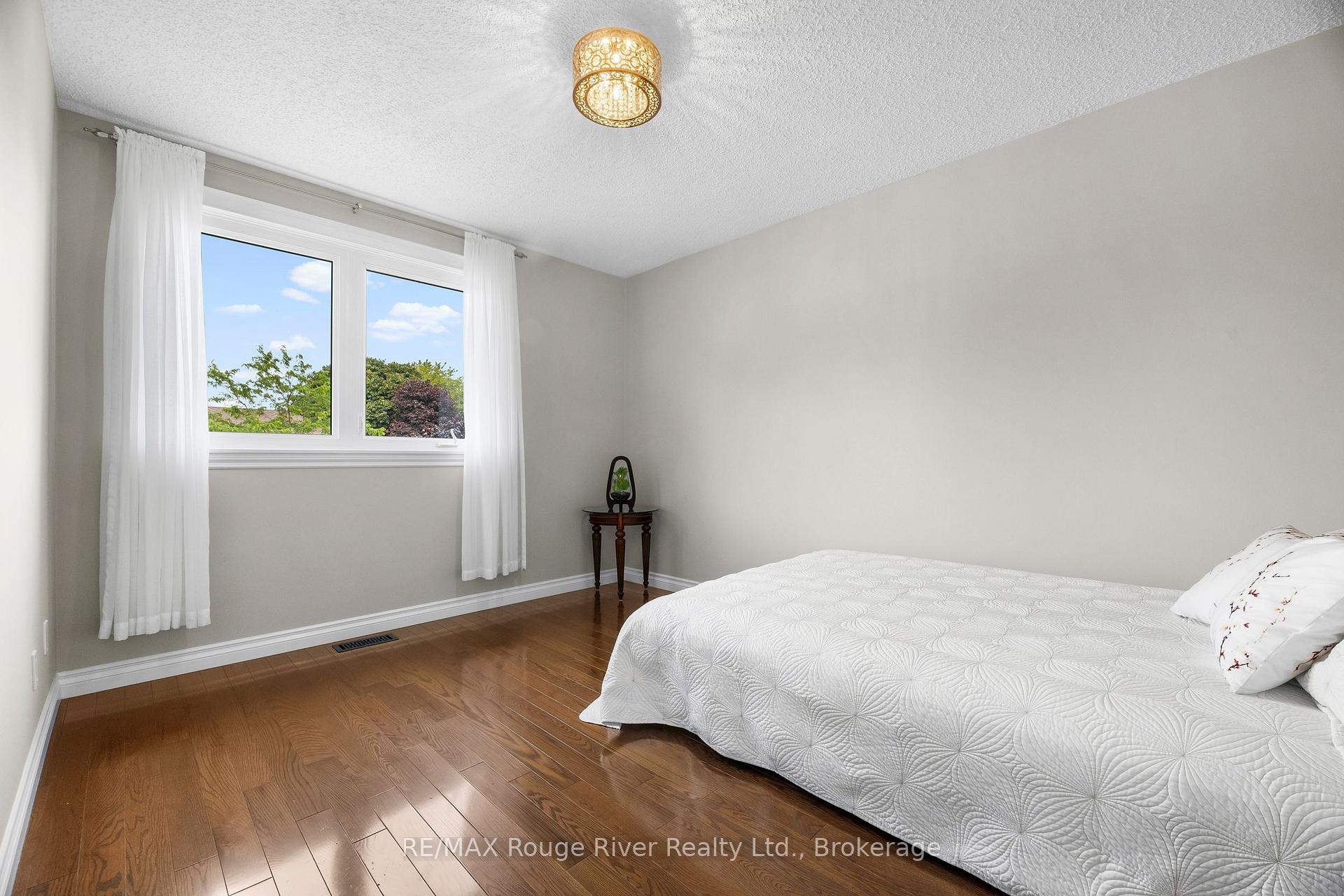 Photo 28 of 51 Lyndale Crescent, Clarington, Courtice — HOMEH