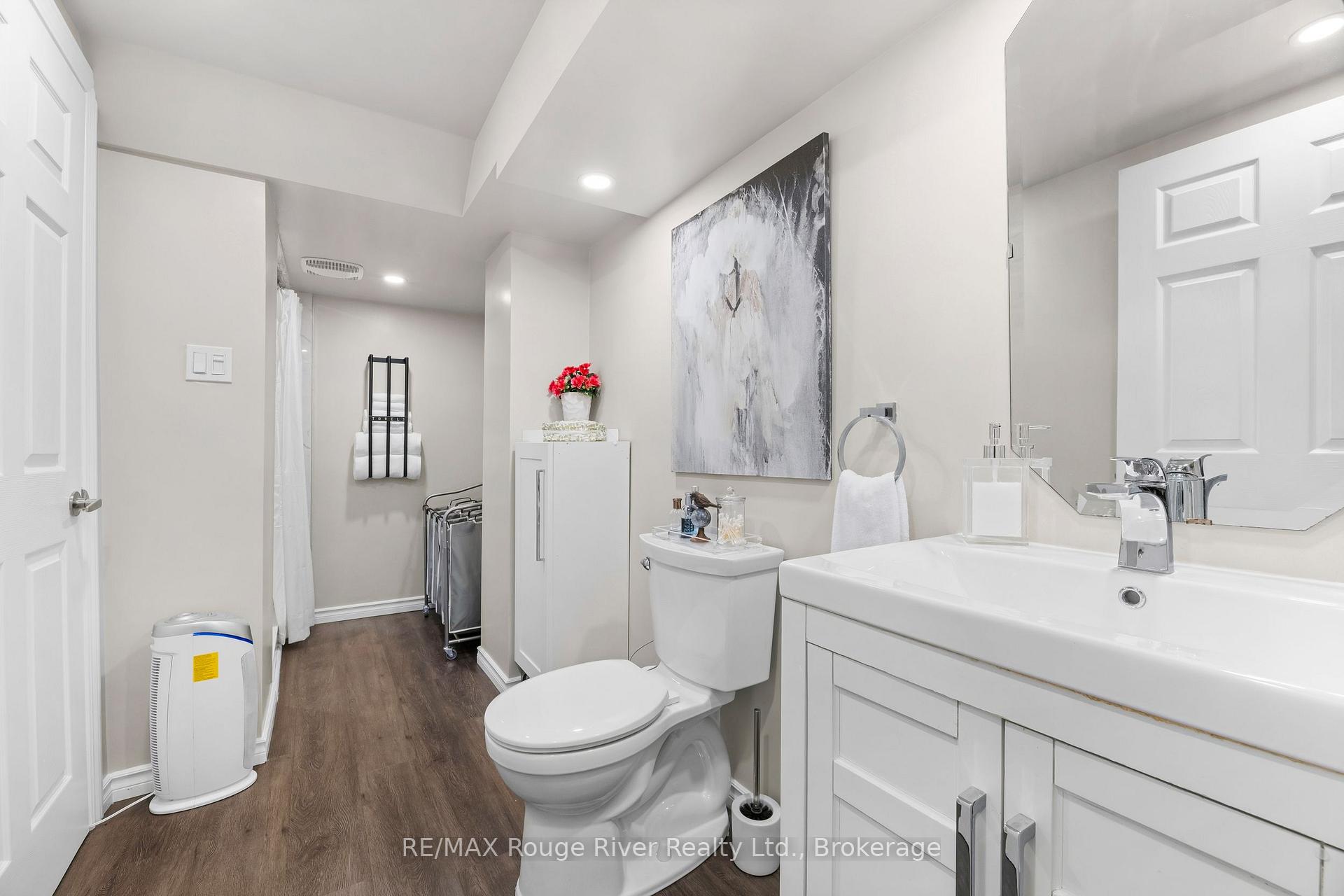 Photo 32 of 51 Lyndale Crescent, Clarington, Courtice — HOMEH