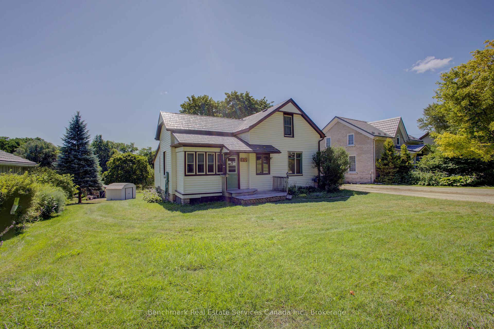 Photo 2 of 237 Thomas Street, St. Marys — HOMEH