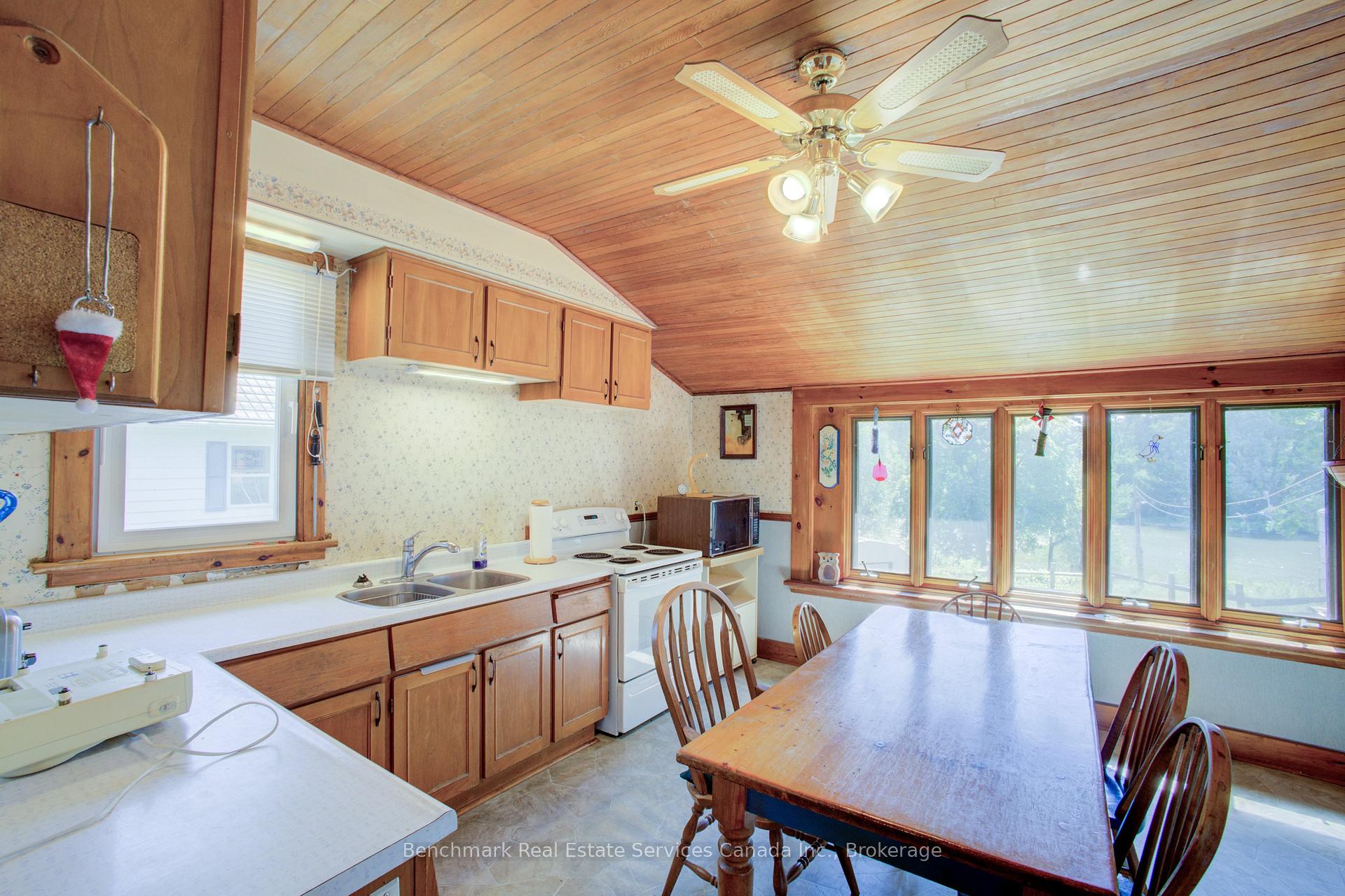 Photo 8 of 237 Thomas Street, St. Marys — HOMEH