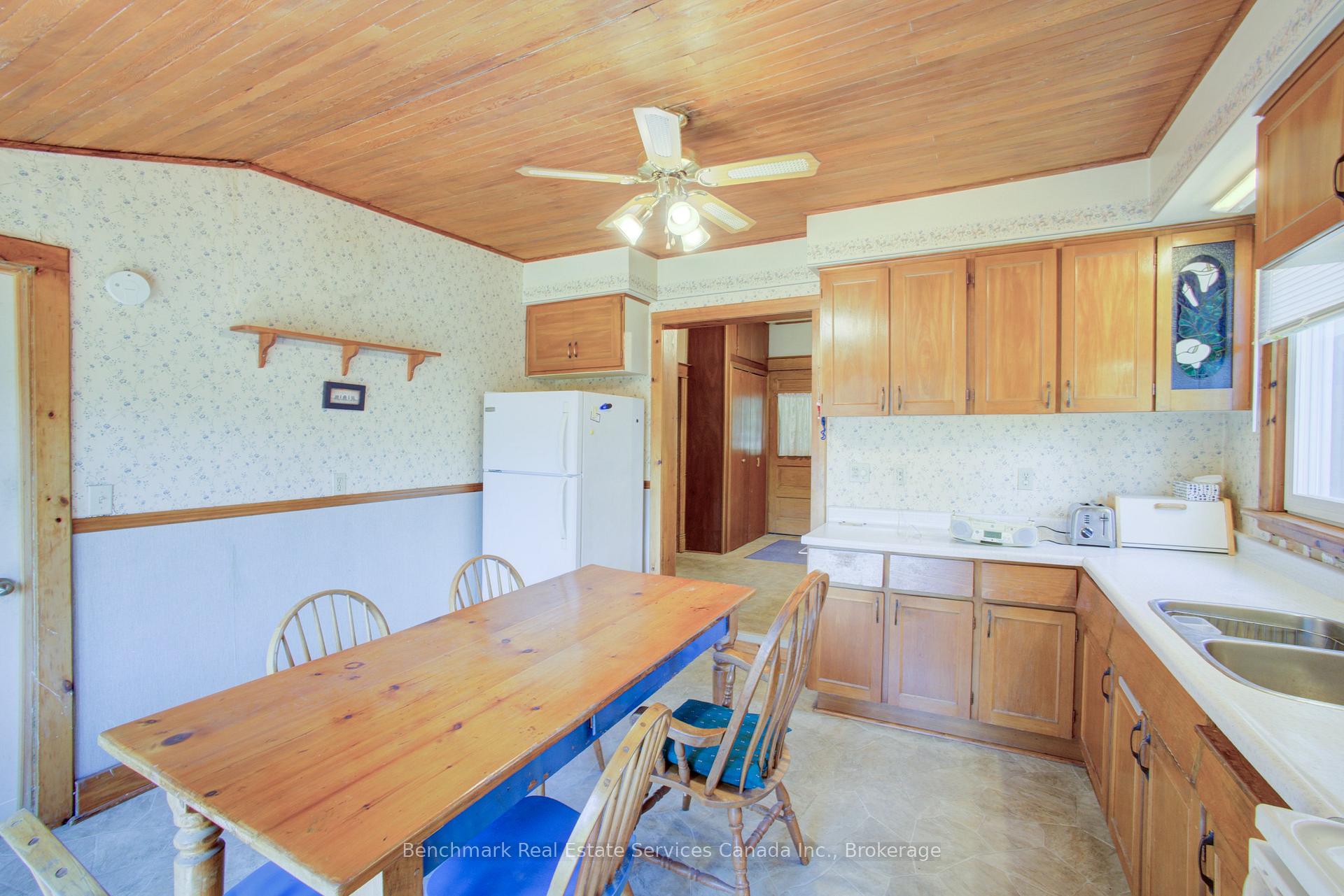 Photo 10 of 237 Thomas Street, St. Marys — HOMEH