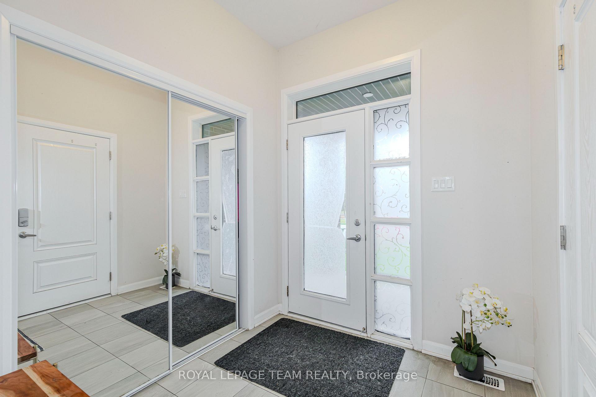 Photo 2 of 2004 Caltra Crescent, Ottawa, Barrhaven - Half Moon Bay — HOMEH