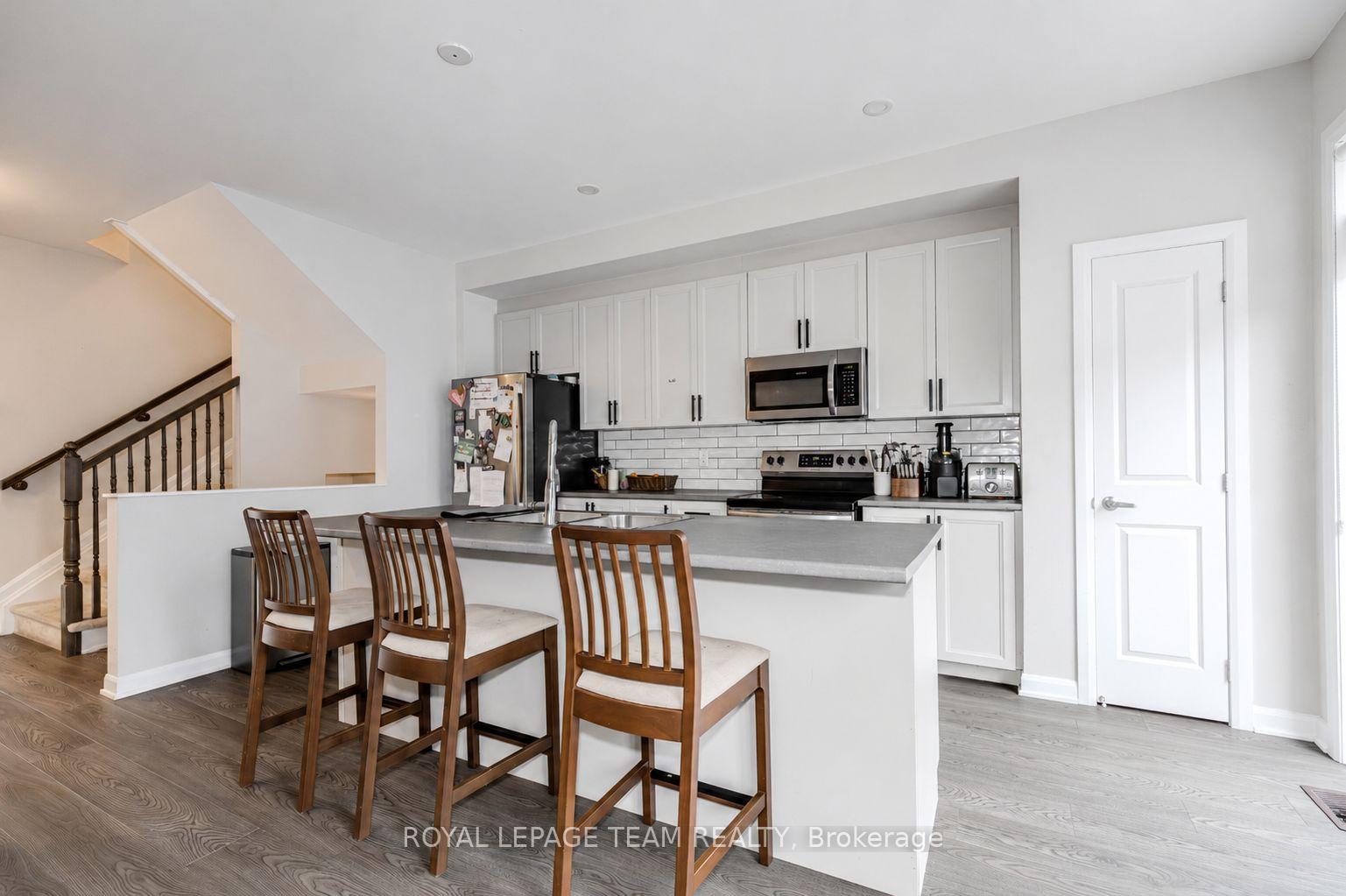 Photo 7 of 2004 Caltra Crescent, Ottawa, Barrhaven - Half Moon Bay — HOMEH