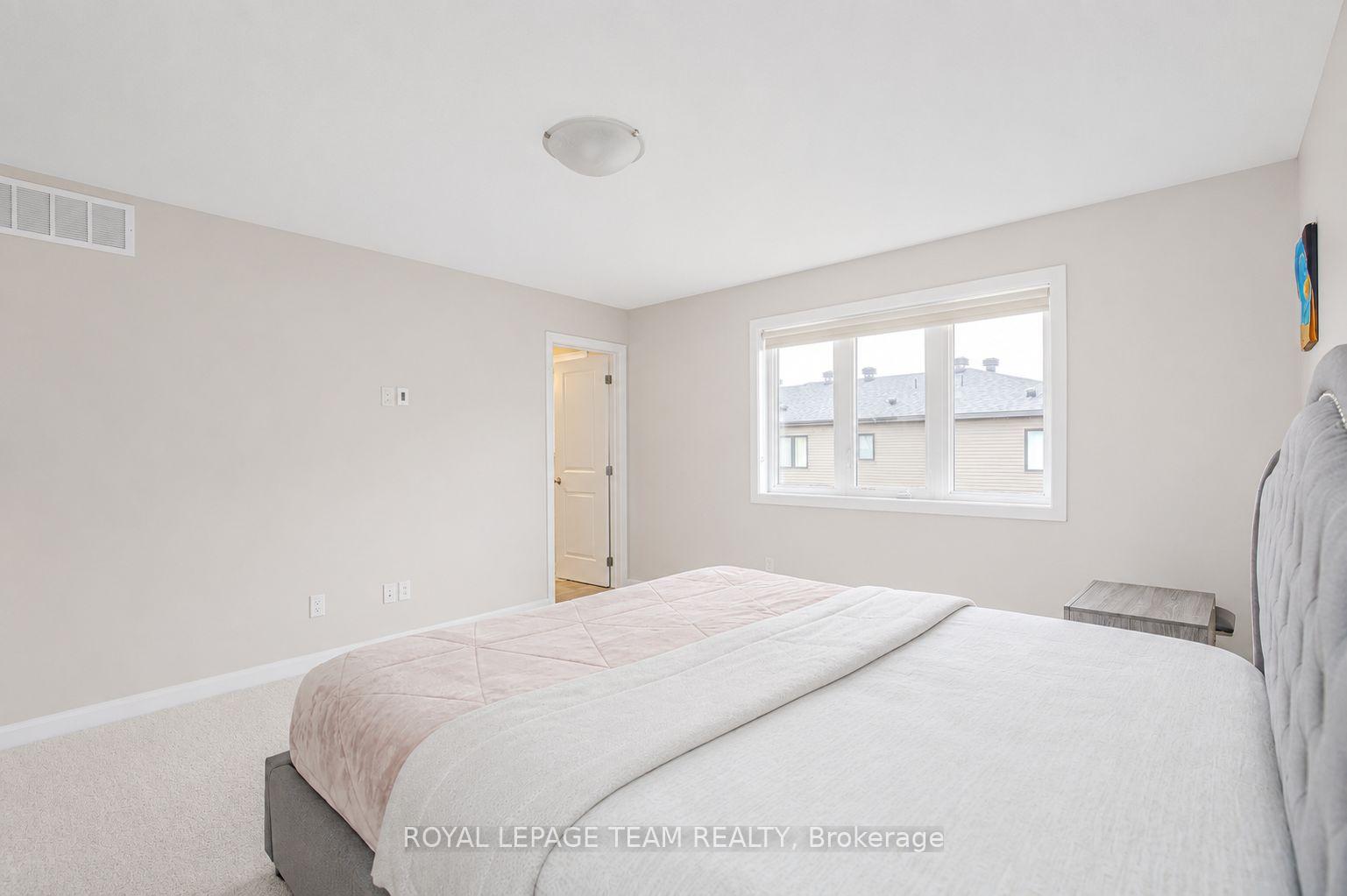 Photo 12 of 2004 Caltra Crescent, Ottawa, Barrhaven - Half Moon Bay — HOMEH